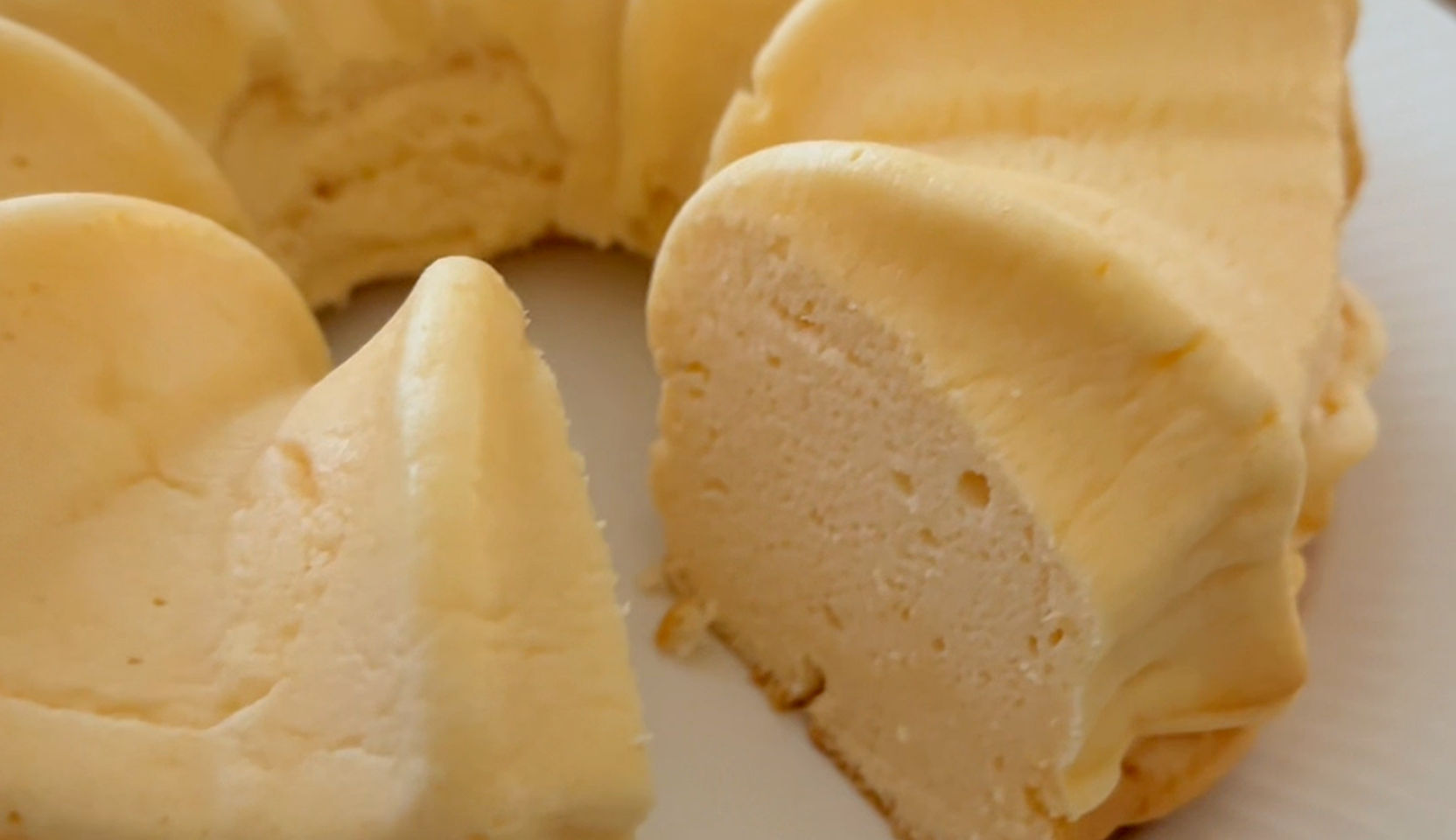 Изображение блюда: Бисквитный кекс на водяной бане — Eda.Video