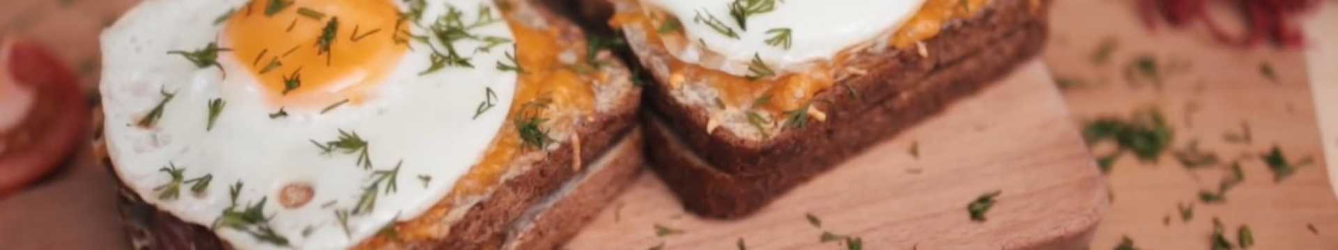 Сэндвич с сырной корочкой Крок-мадам — Eda.Video