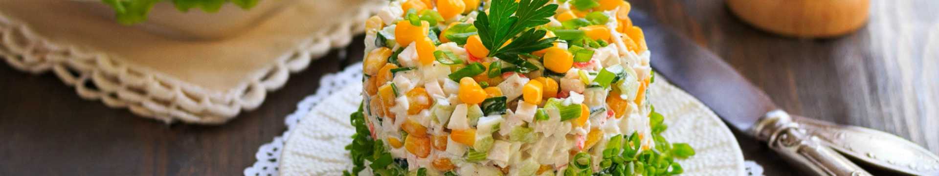 Крабовый салат с кукурузой и огурцом — Eda.Video