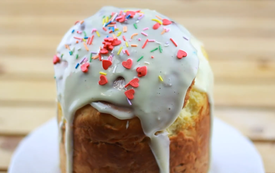 Рецепт: Пасхальный кулич с изюмом