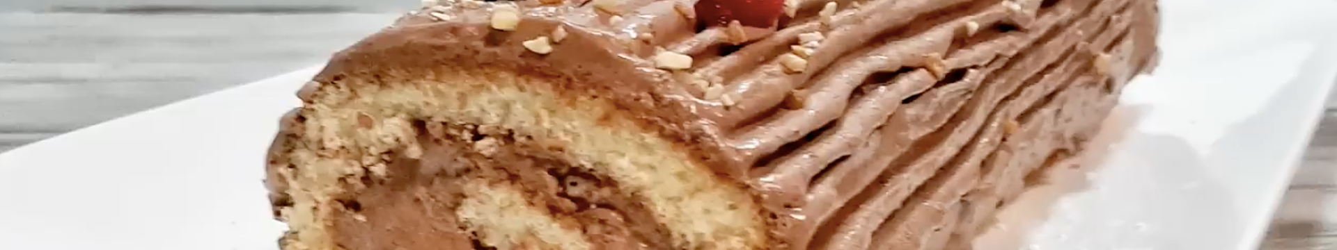 Торт-рулет Рождественское полено — Eda.Video