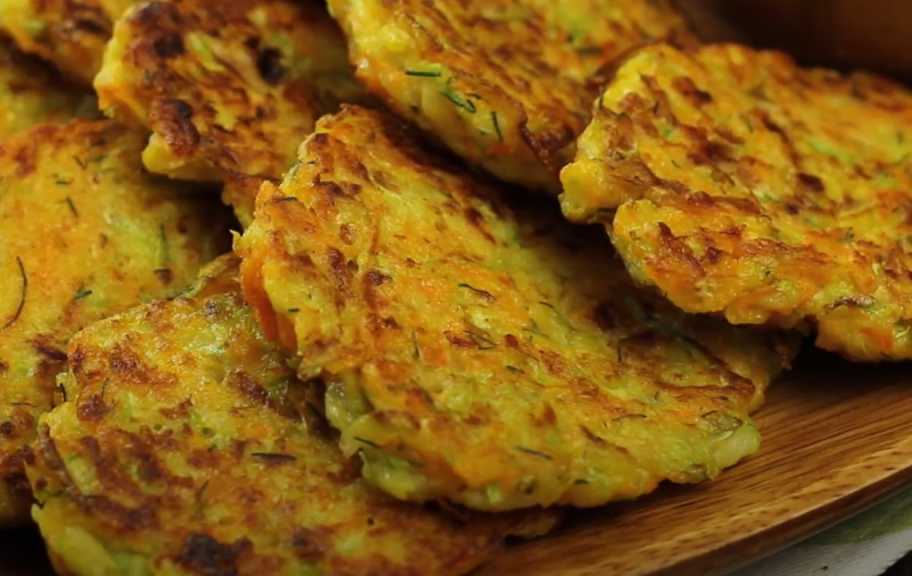 Новый рецепт: Оладьи из кабачков и моркови на сковороде — Eda.Video