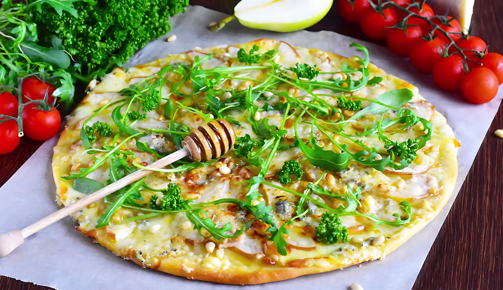 Изображение блюда: Пицца с грушей и горгонзолой — Eda.Video