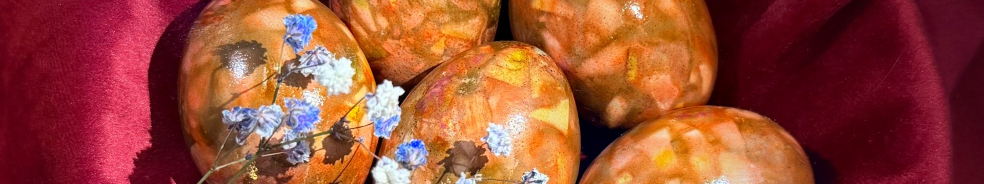 Как сделать мраморные «драконьи» яйца на Пасху — Eda.Video