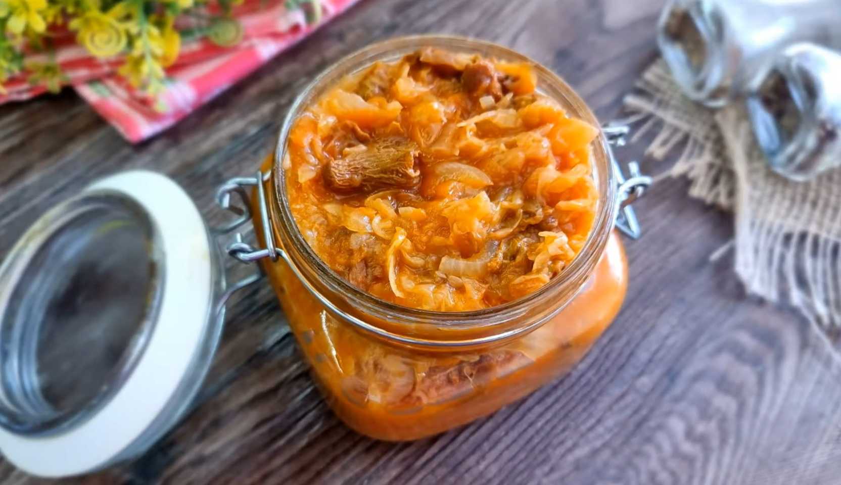 Изображение блюда: Солянка с лисичками — Eda.Video