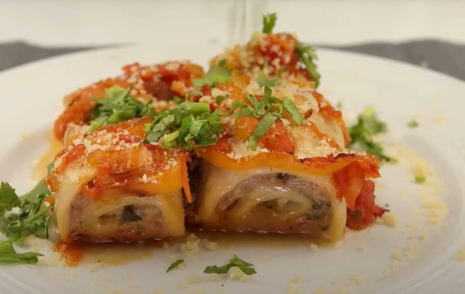 Новый рецепт: Запеченные мясные рулетики в лаваше с овощами — Eda.Video