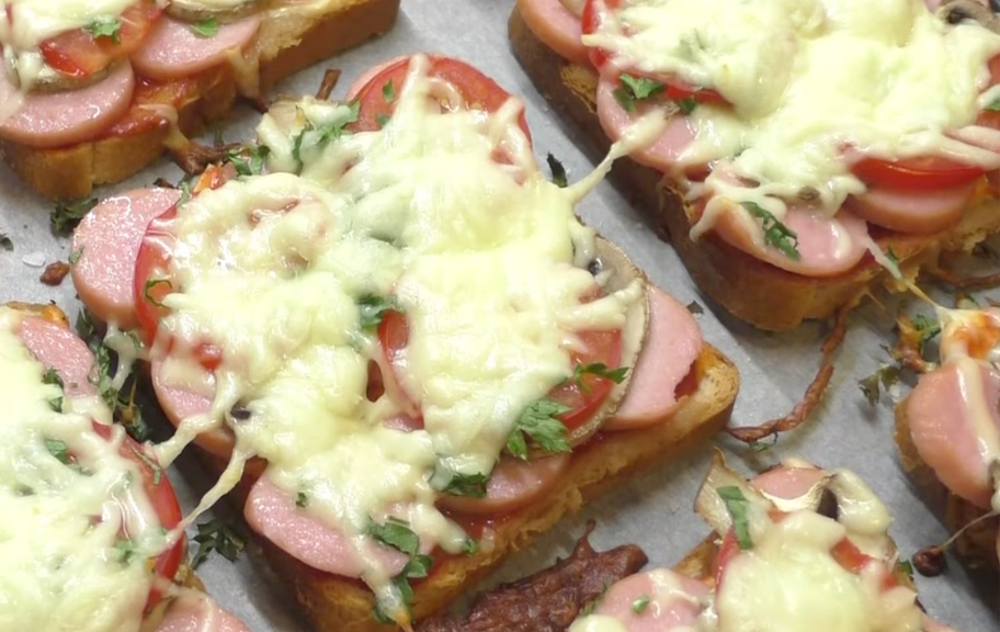 Новый рецепт: Пицца на тостовом хлебе в духовке — Eda.Video