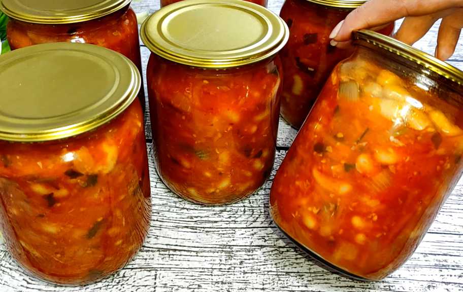 Рецепт: Солянка с фасолью на зиму