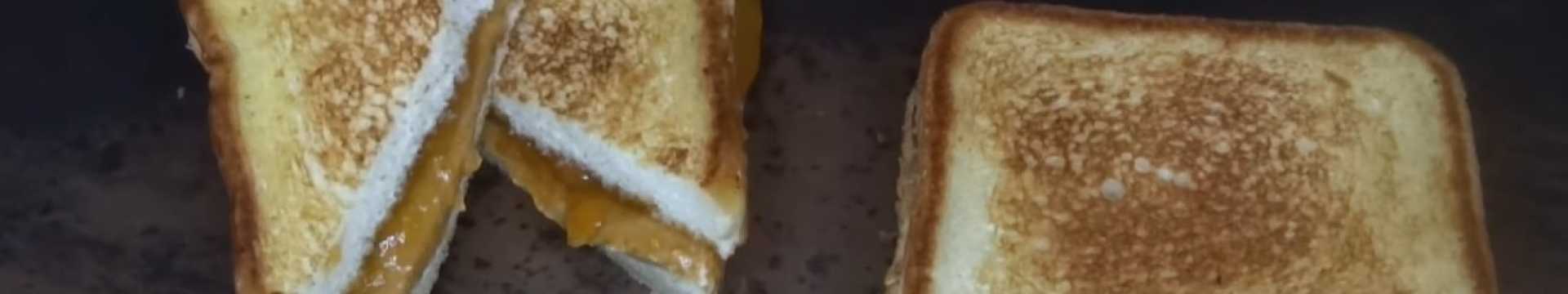 Классический сэндвич с джемом и арахисовой пастой — Eda.Video