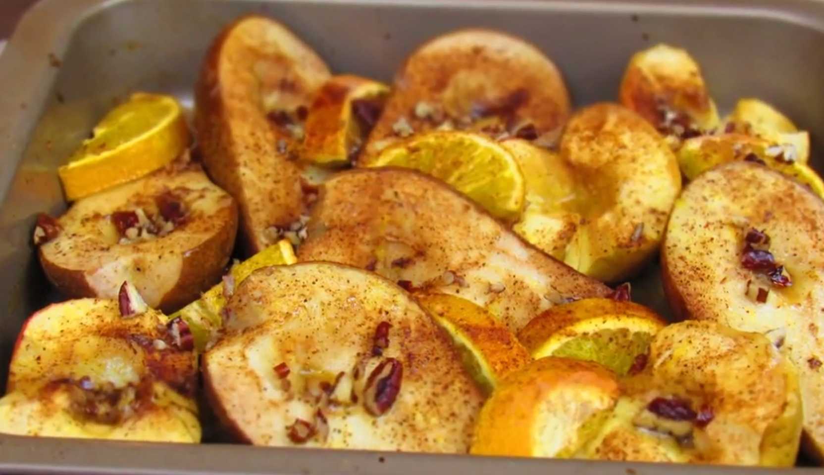 Изображение блюда: Запеченные яблоки и груши с апельсином — Eda.Video