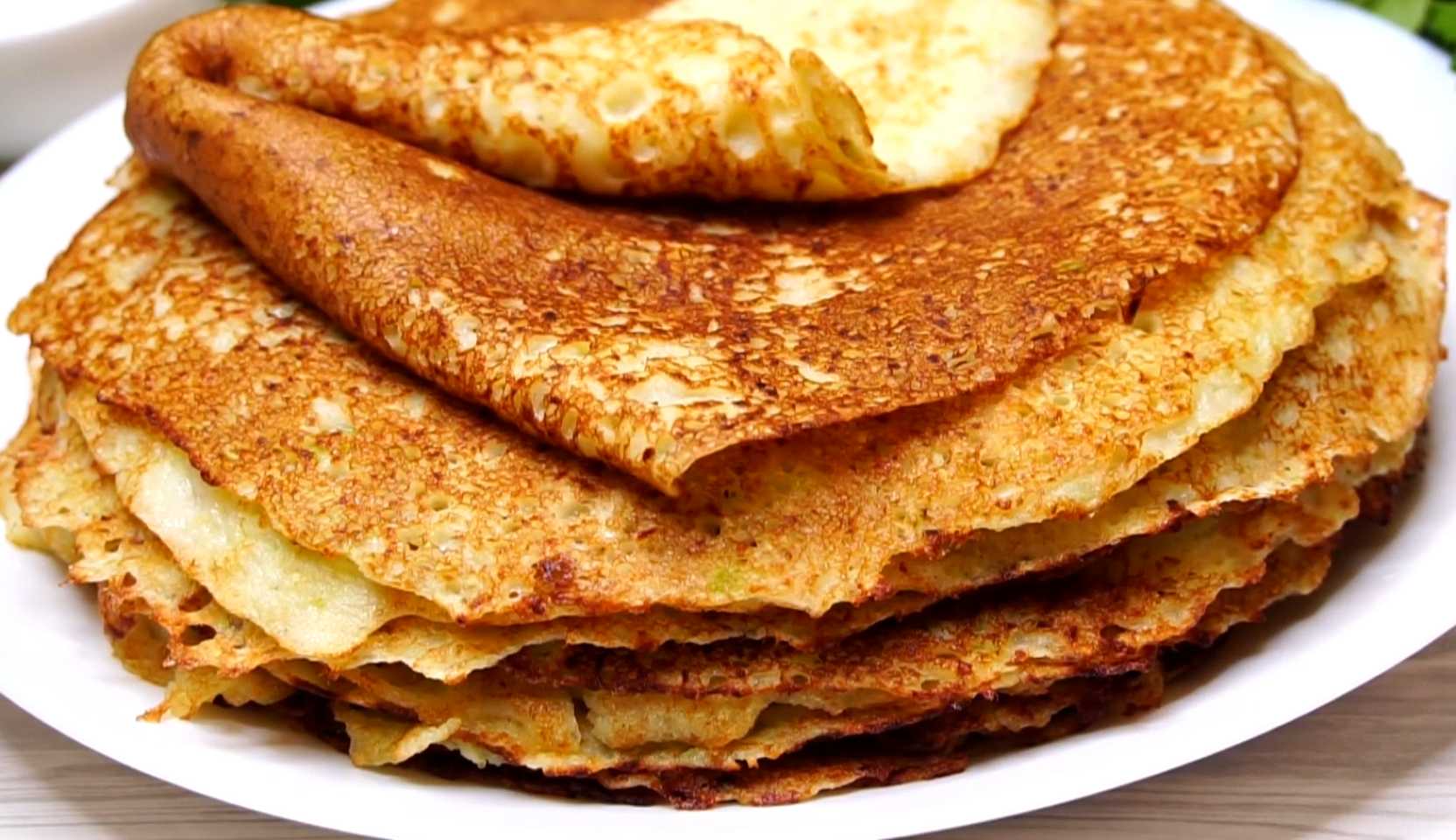 Изображение блюда: Блины с капустой — Eda.Video