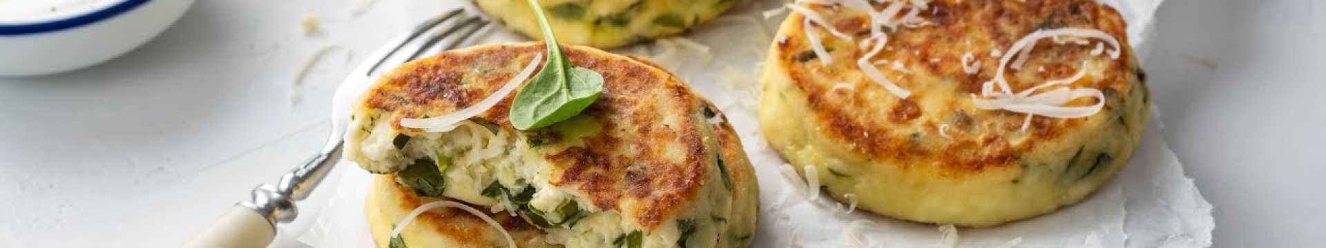 Сырники с вареным яйцом, сыром и зеленым луком — Eda.Video