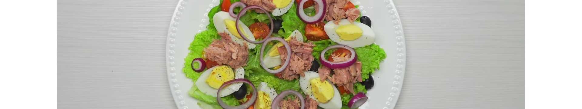 Рецепт «Нисуаз классический салат с тунцом и кукурузой» — Eda.Video