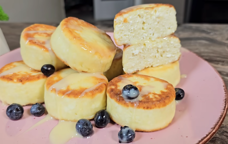 Новый рецепт: Пышные сырники без манки — Eda.Video