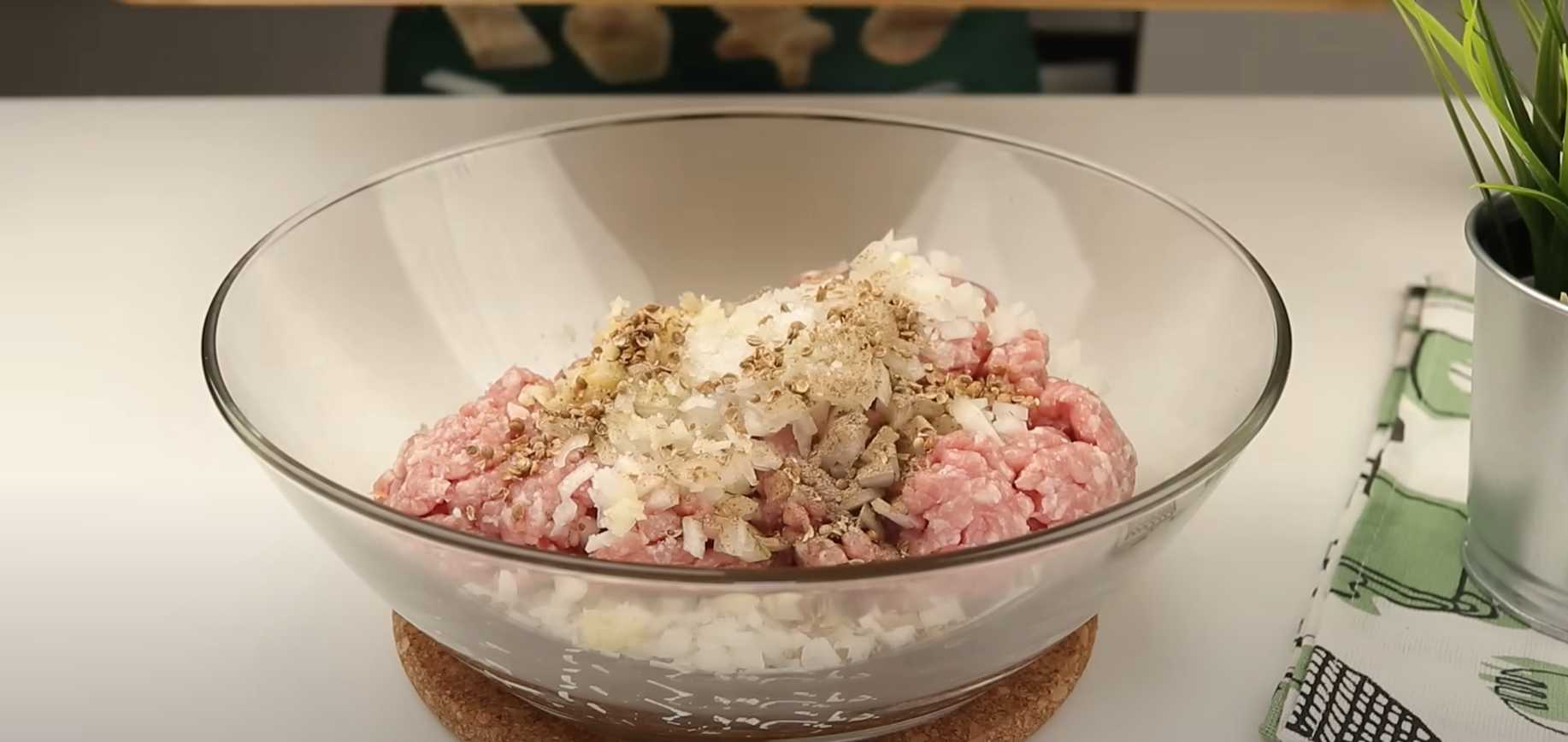 Запеченные мясные рулетики в лаваше с овощами-Шаг 3