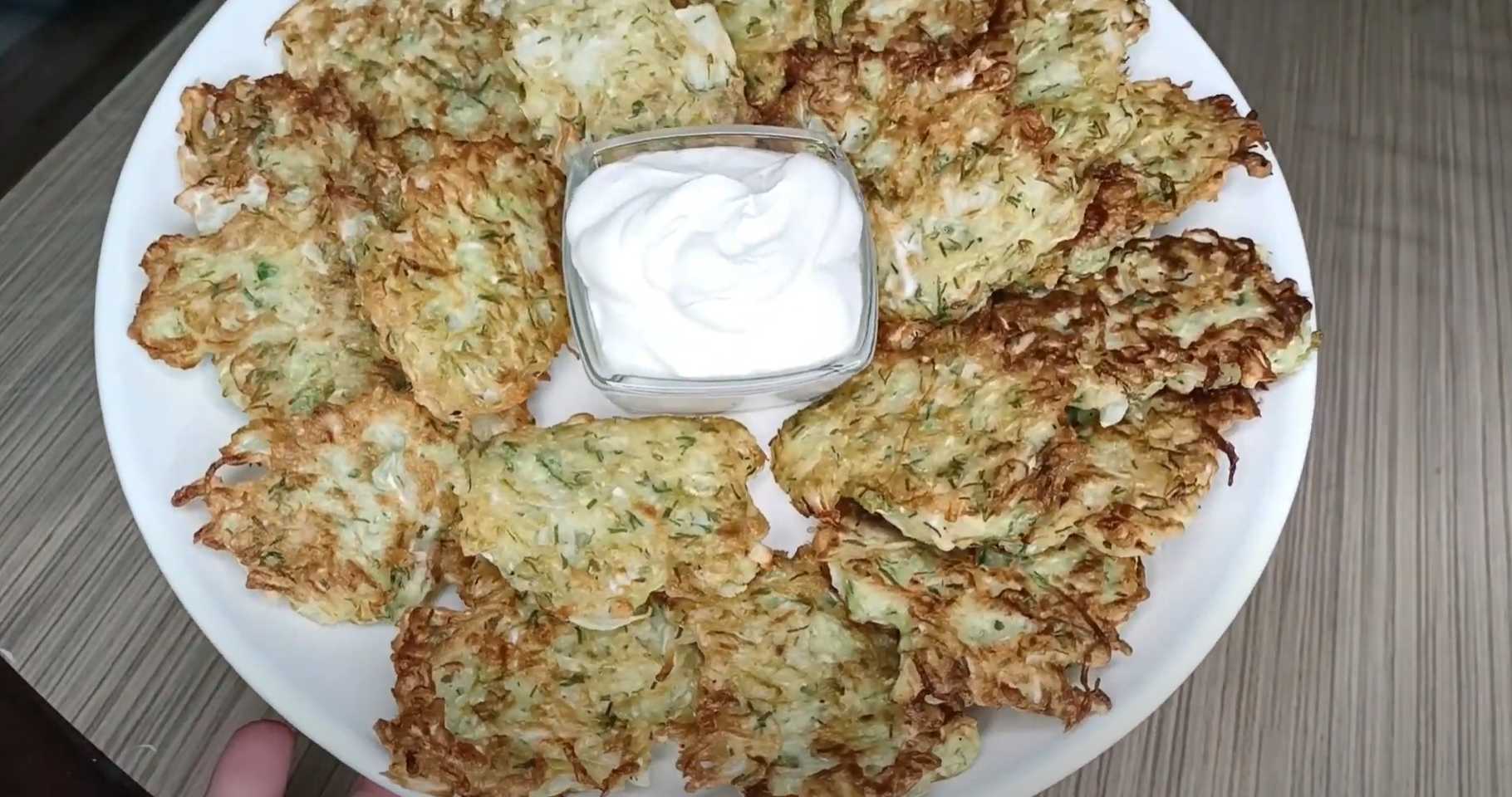 Оладьи из кабачков и капусты-Шаг 6