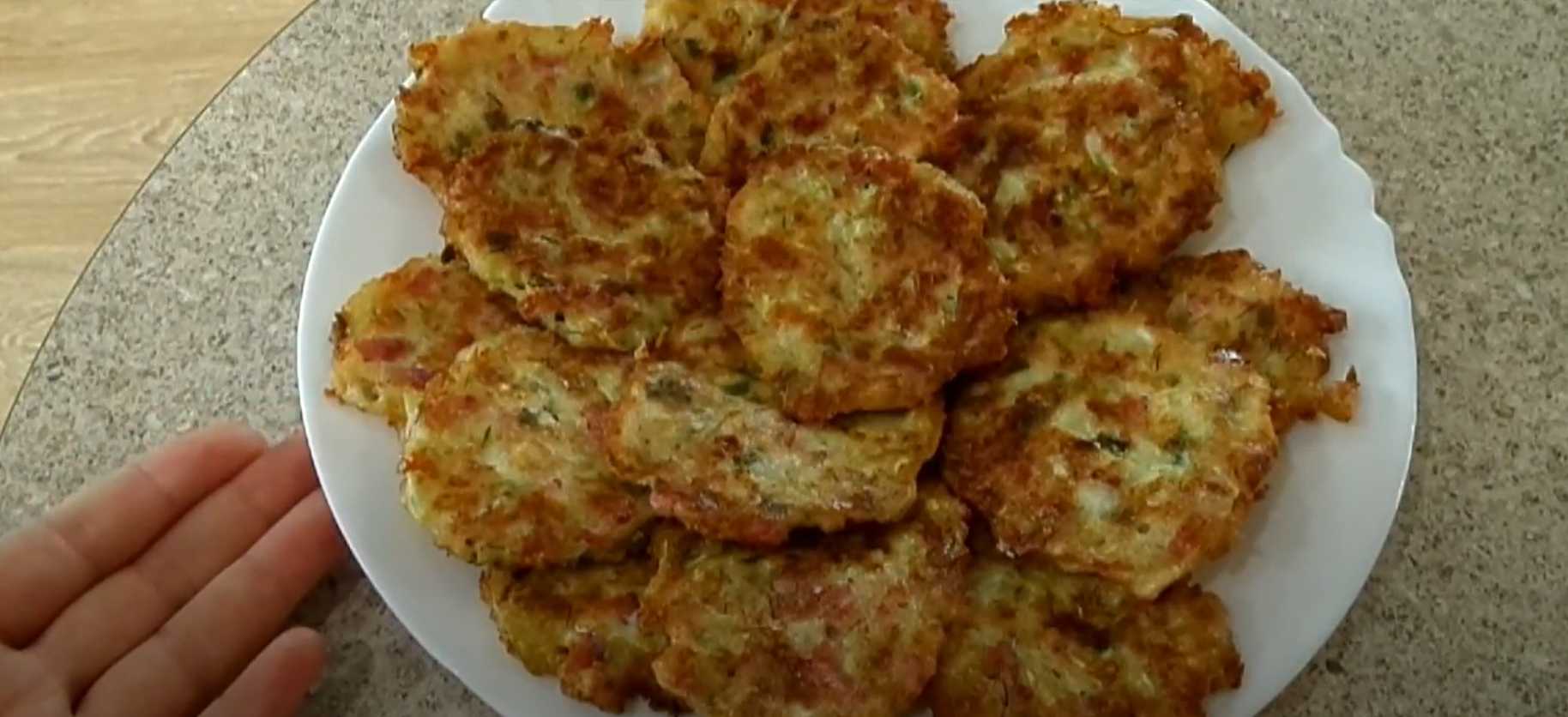 Оладьи из кабачков с колбасой и сыром-Шаг 7
