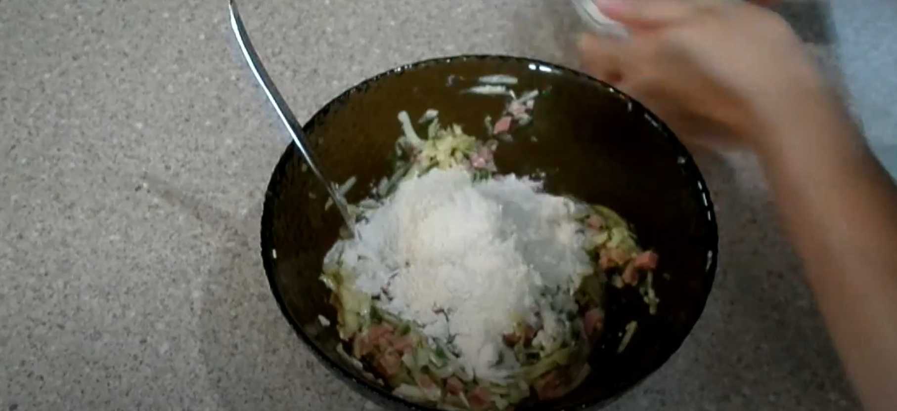 Оладьи из кабачков с колбасой и сыром-Шаг 6