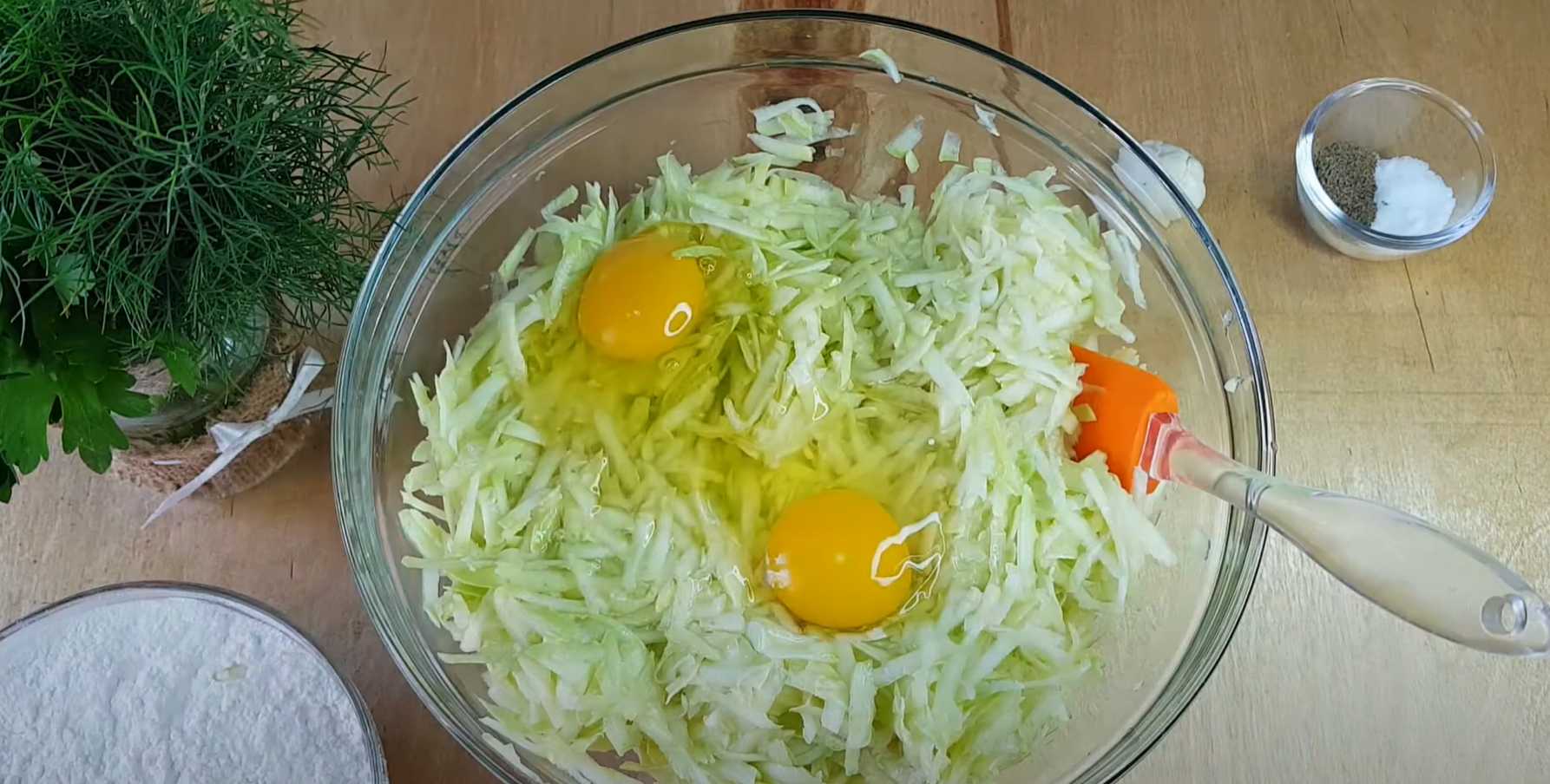 Оладьи из кабачков на дрожжах-Шаг 3