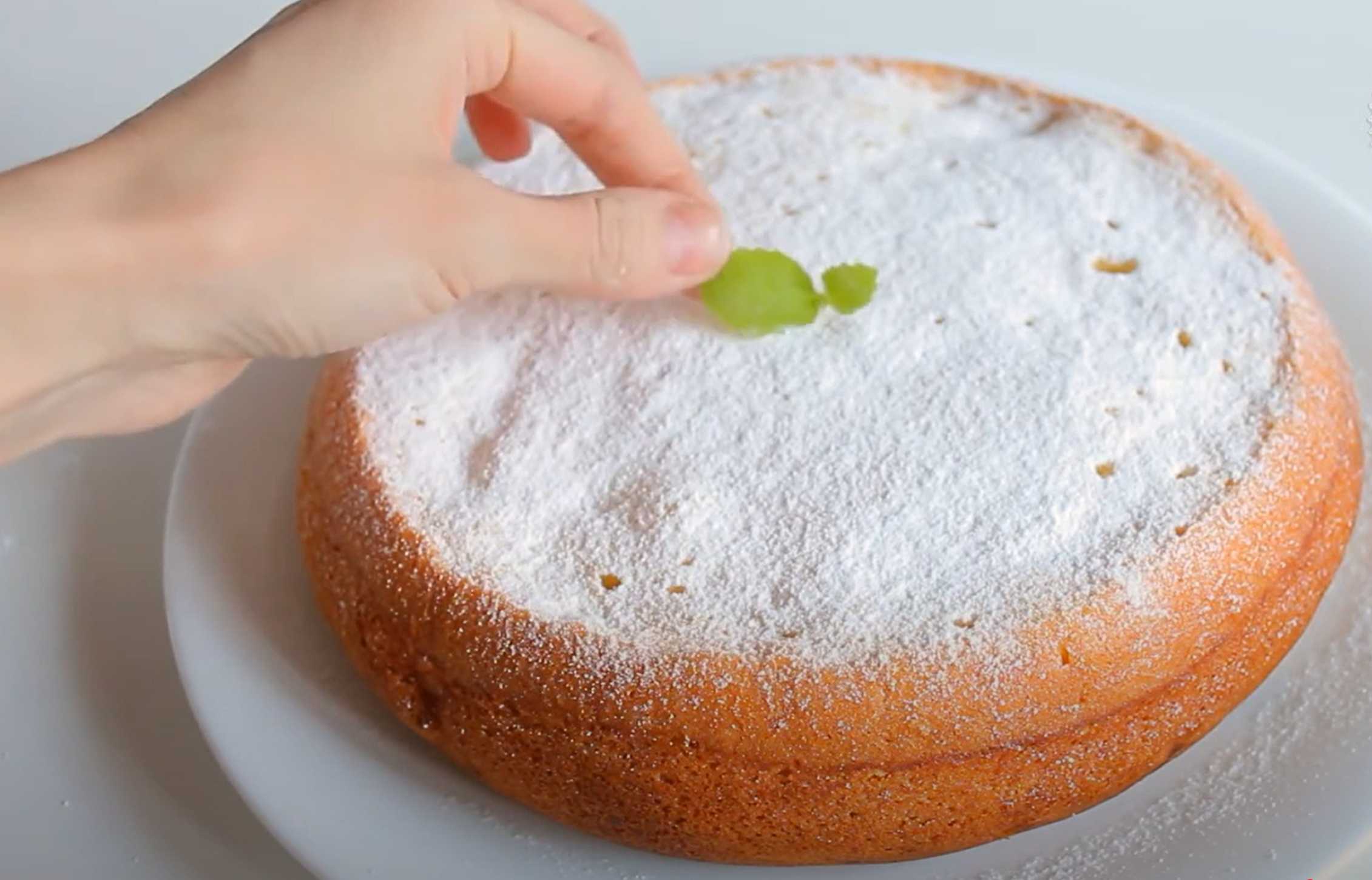Шарлотка в мультиварке с яблоками-Шаг 7