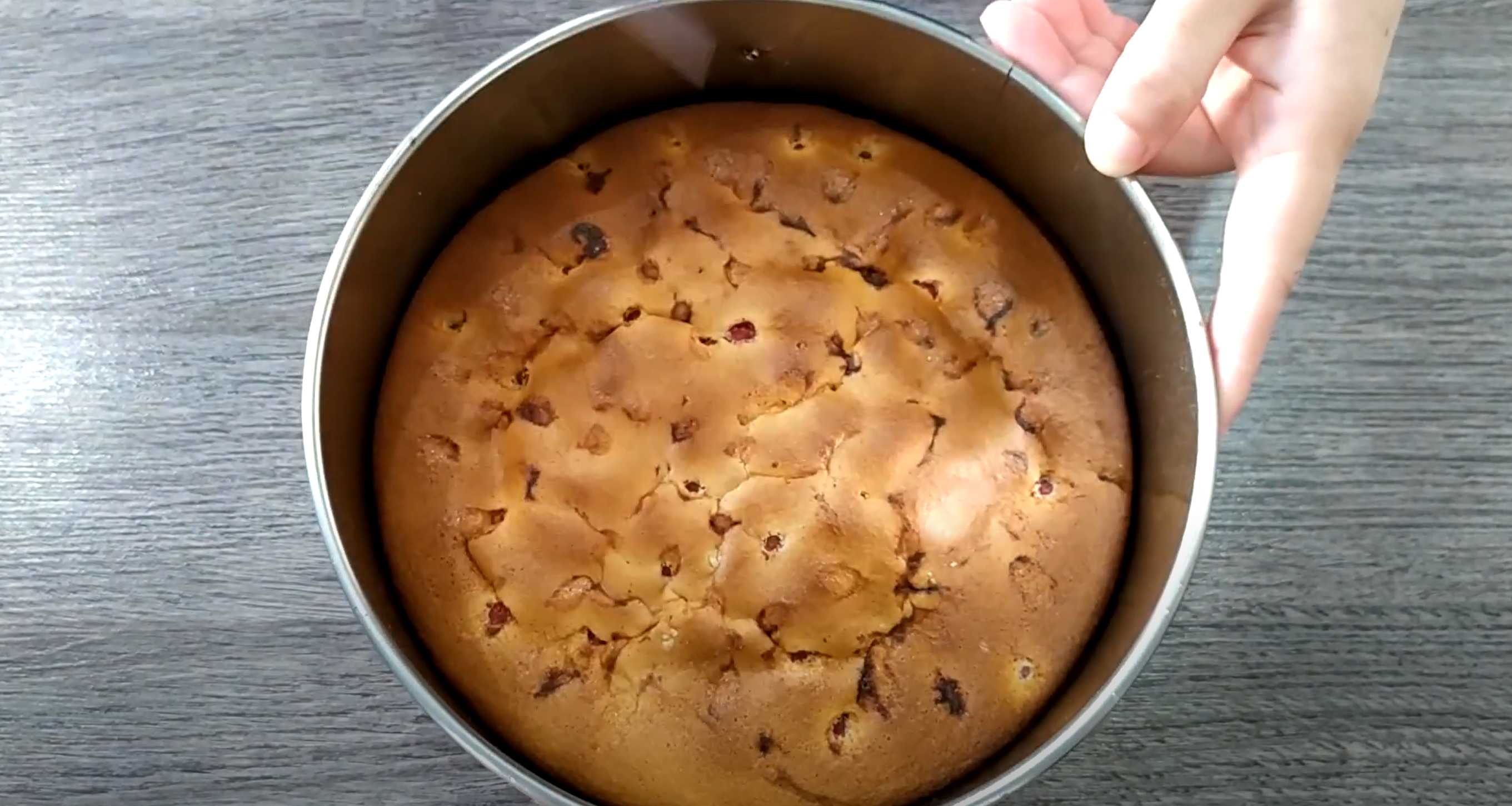 Шарлотка с красной смородиной-Шаг 7