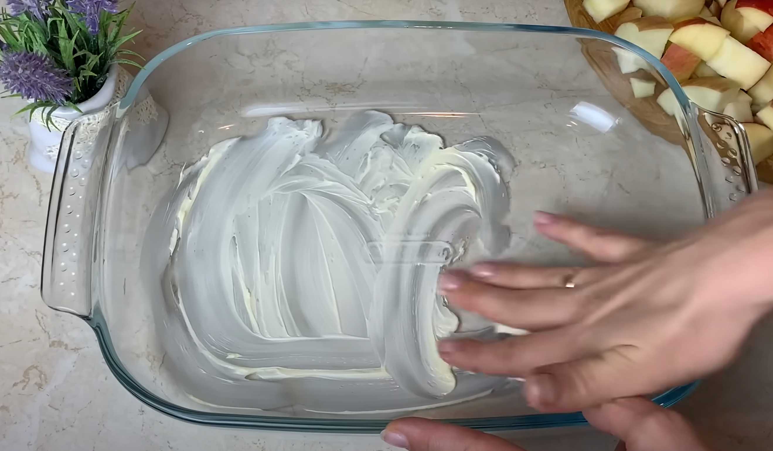 Заливная шарлотка с яблоками-Шаг 5
