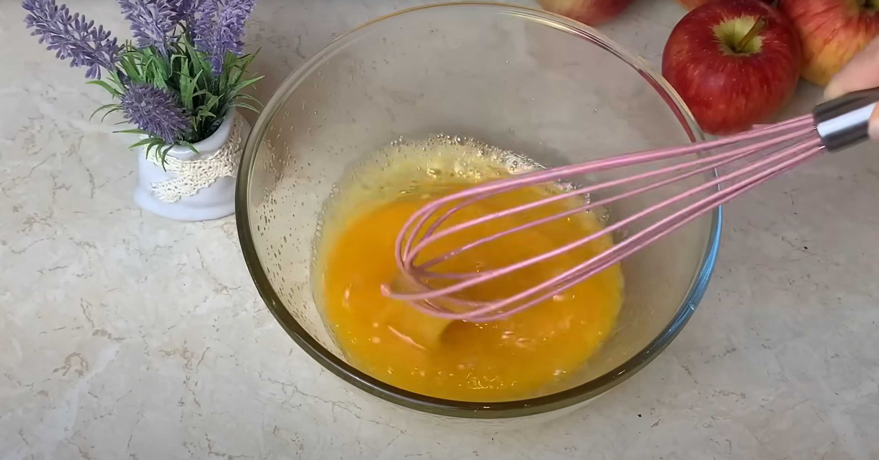 Заливная шарлотка с яблоками-Шаг 1