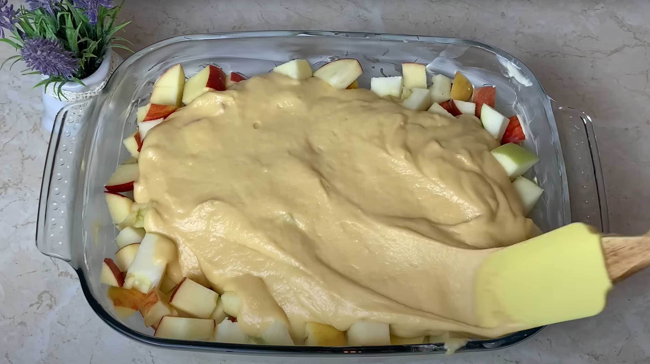 Заливная шарлотка с яблоками-Шаг 6