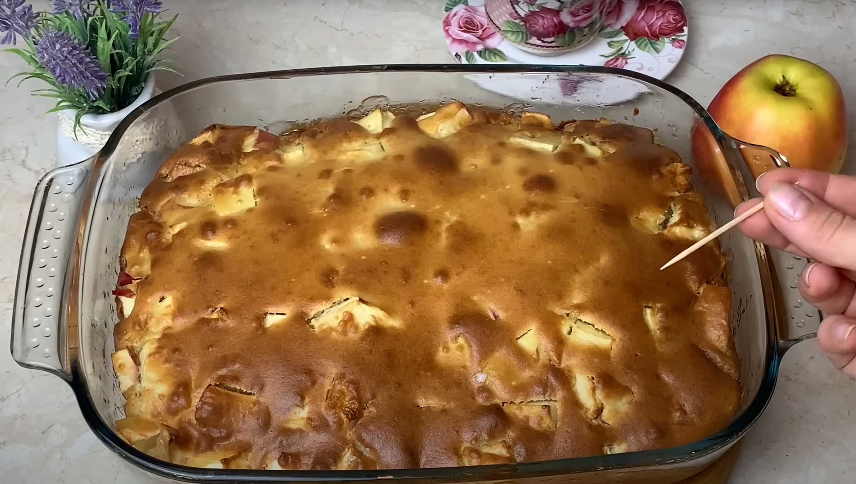 Заливная шарлотка с яблоками-Шаг 7