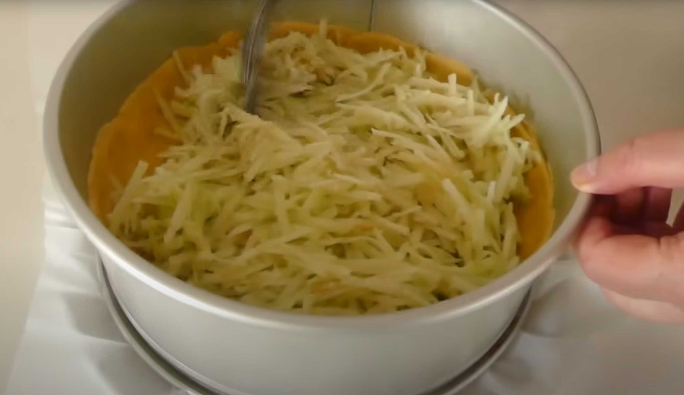 Песочная шарлотка с яблоками-Шаг 10
