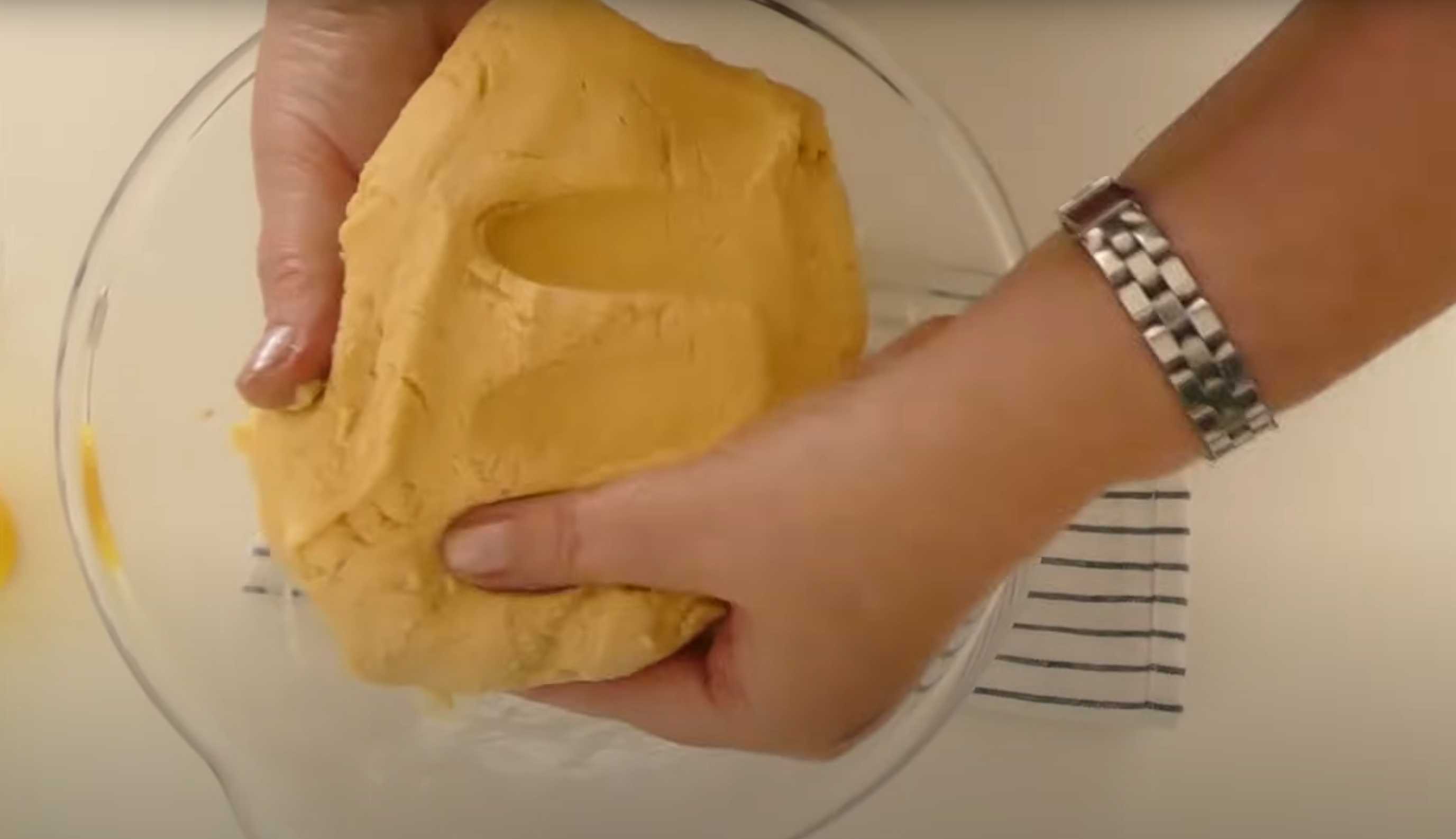 Песочная шарлотка с яблоками-Шаг 5