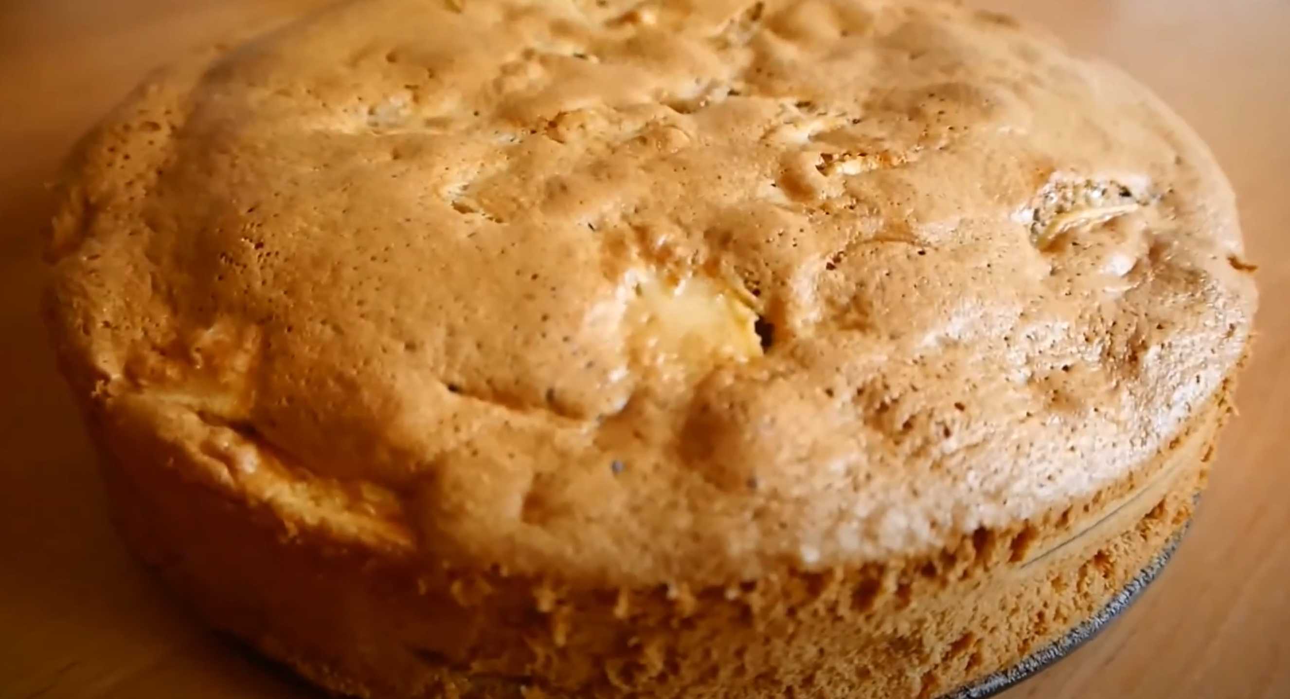 Шарлотка с яблоками и бананами-Шаг 7