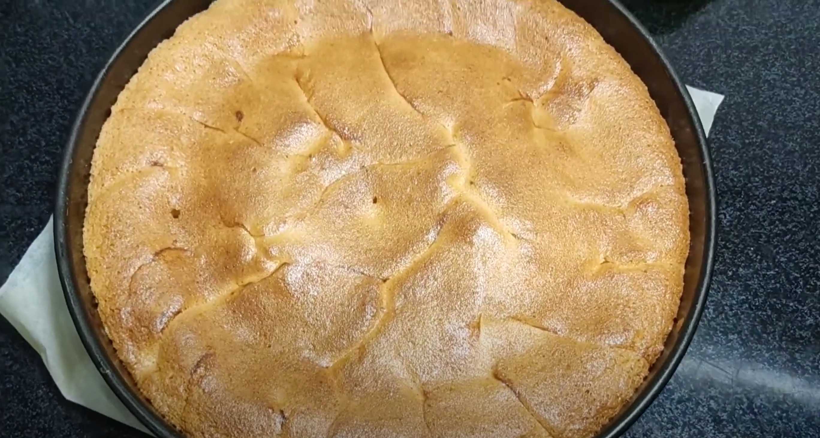 Шарлотка с персиками-Шаг 8