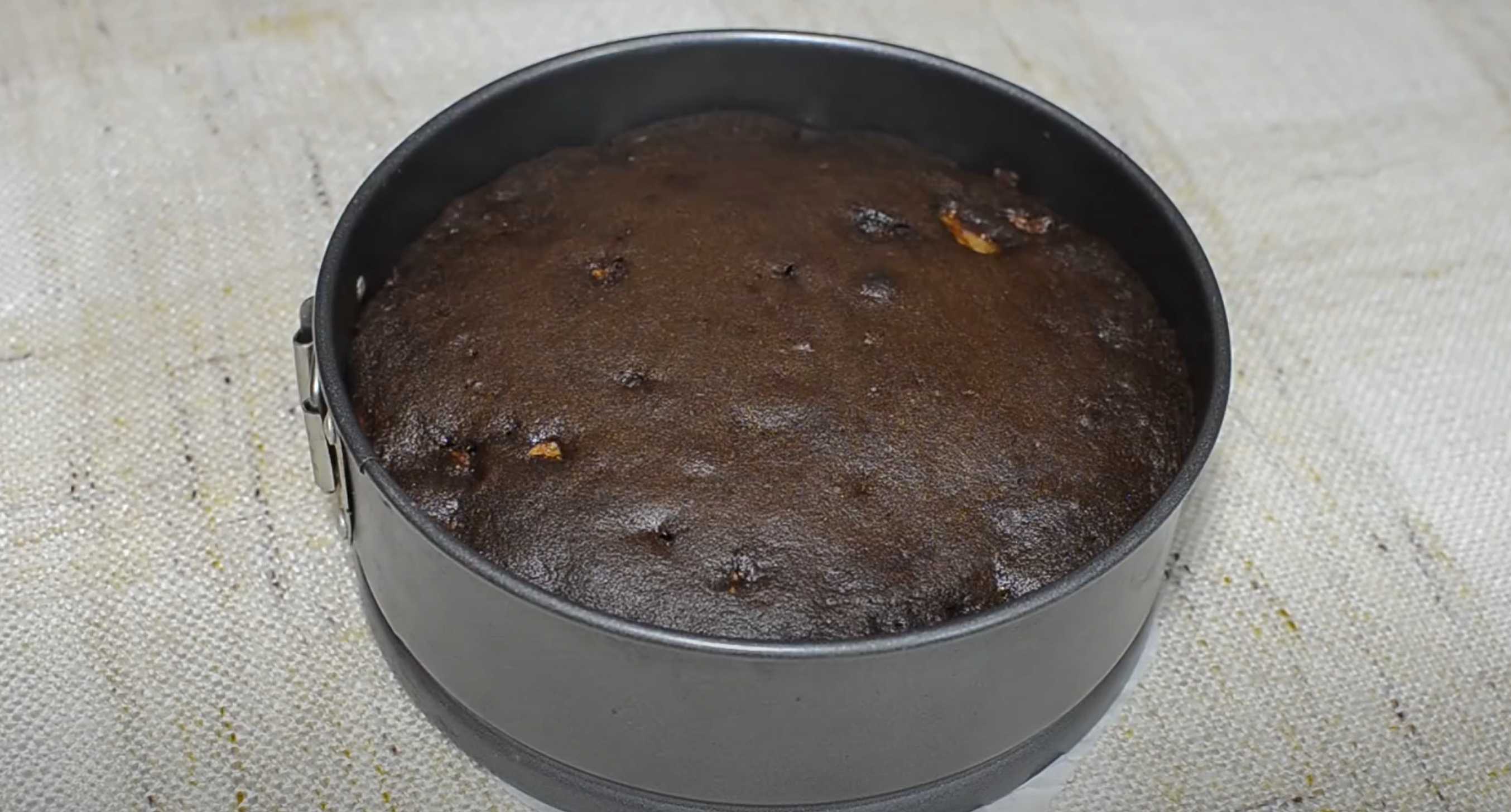 Шоколадная шарлотка с яблоками-Шаг 9