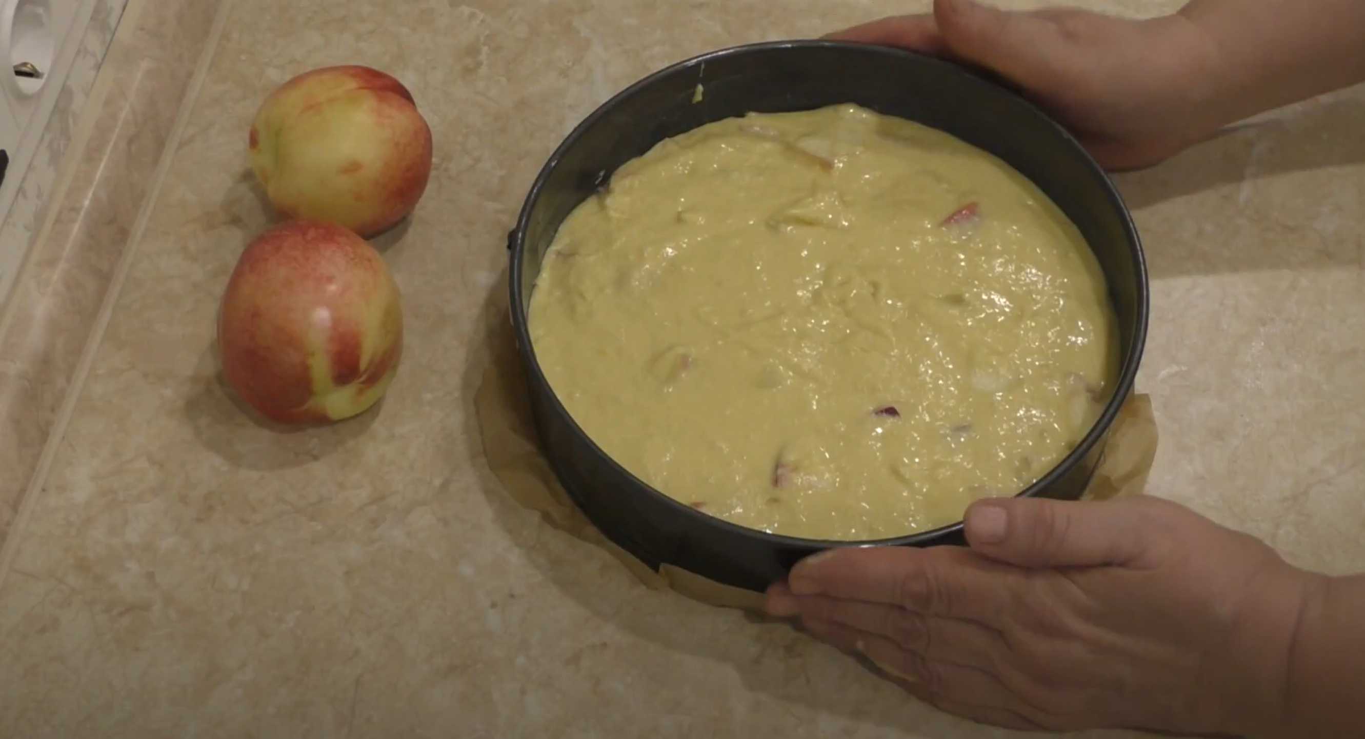 Шарлотка с нектаринами-Шаг 8