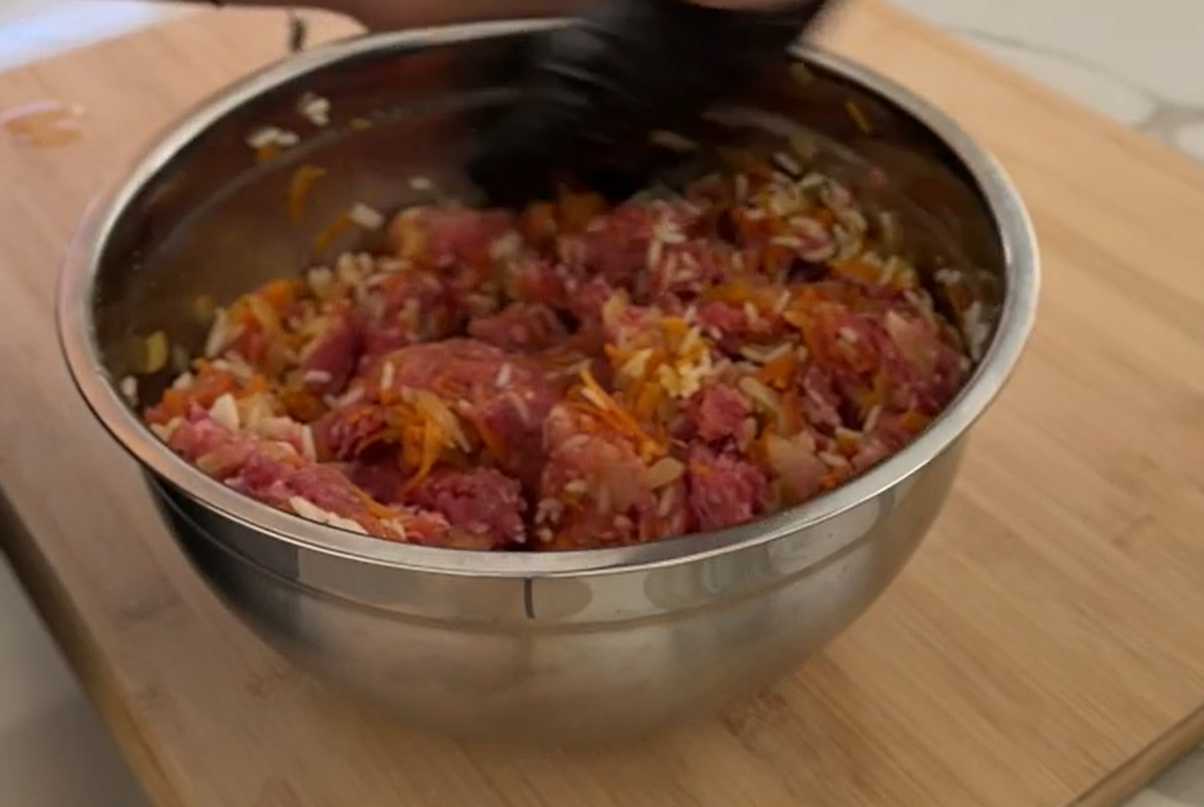 Фарш из свежей говядины с овощами и рисом-Шаг 6