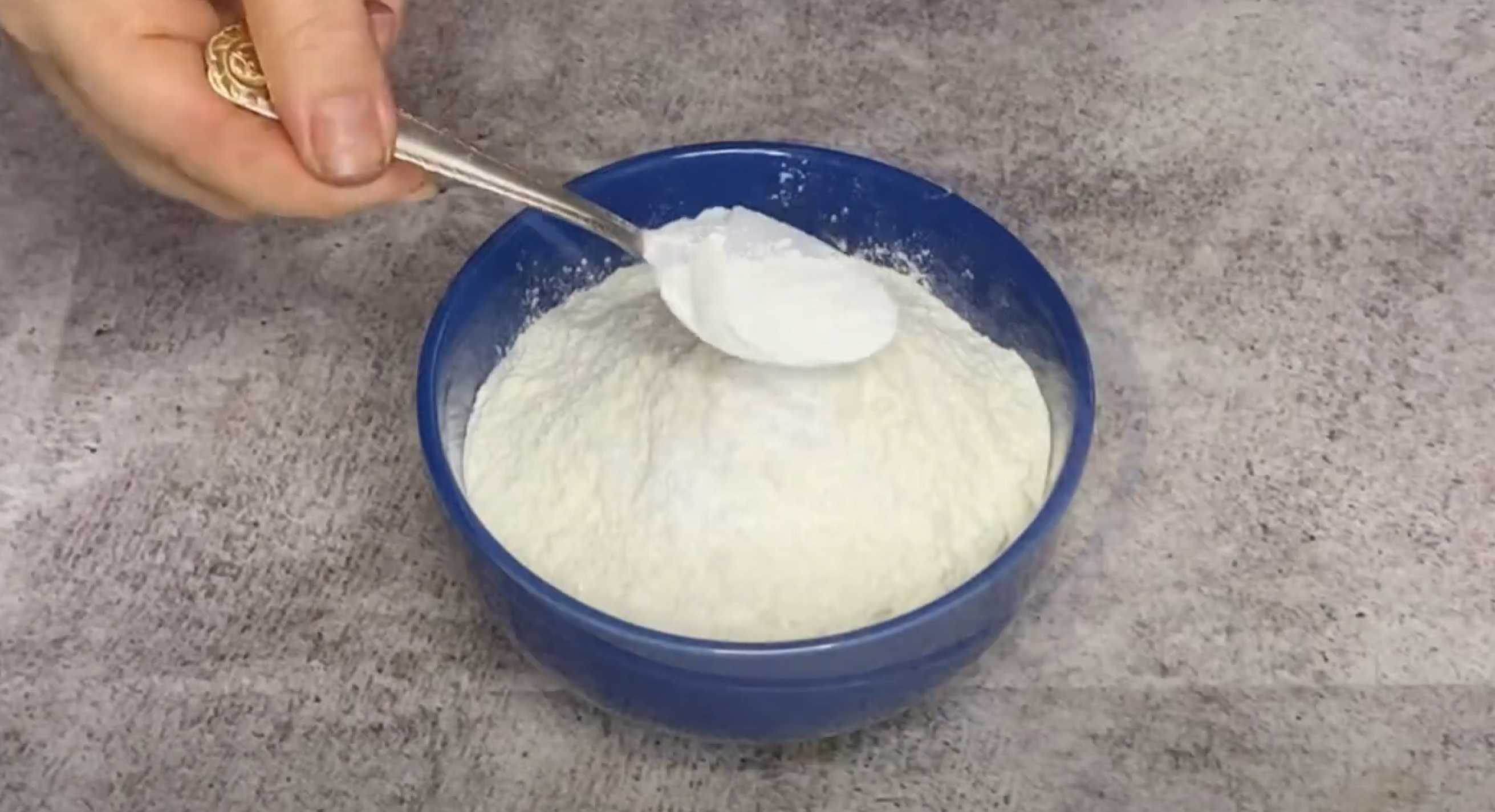 Шарлотка с яблоками на кефире-Шаг 5
