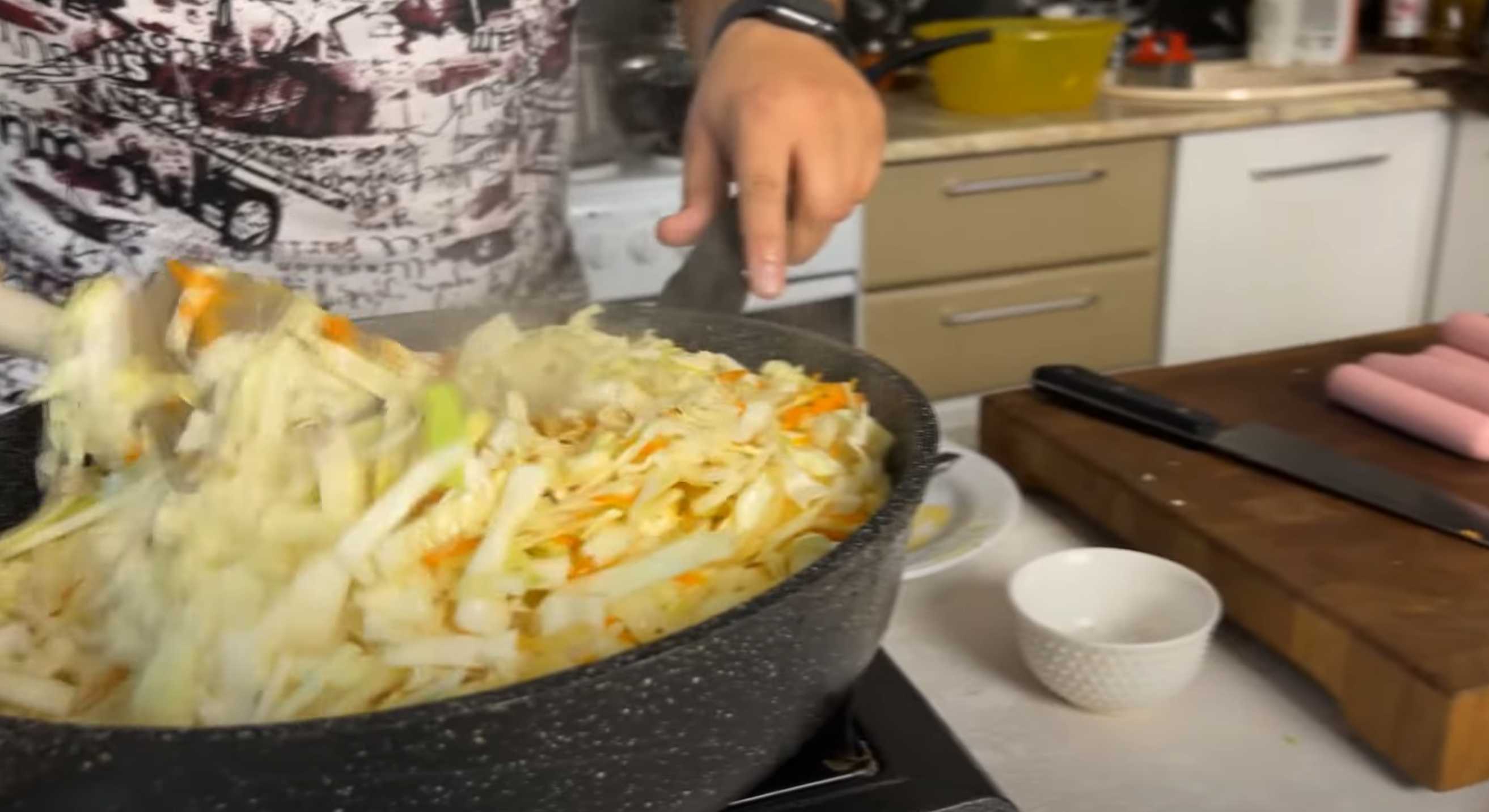 Капустная солянка с мясом-Шаг 7
