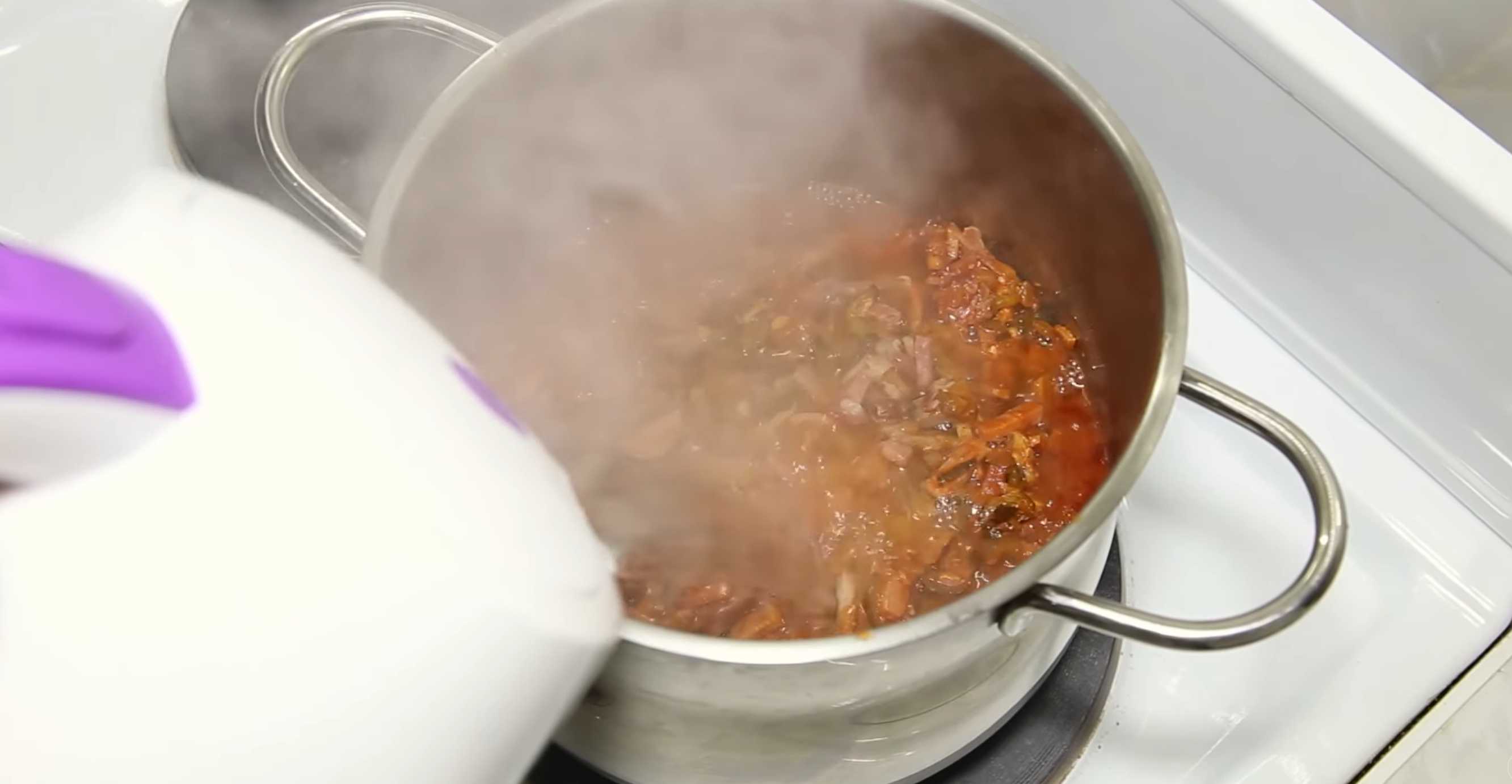 Солянка без мяса с колбасой-Шаг 9