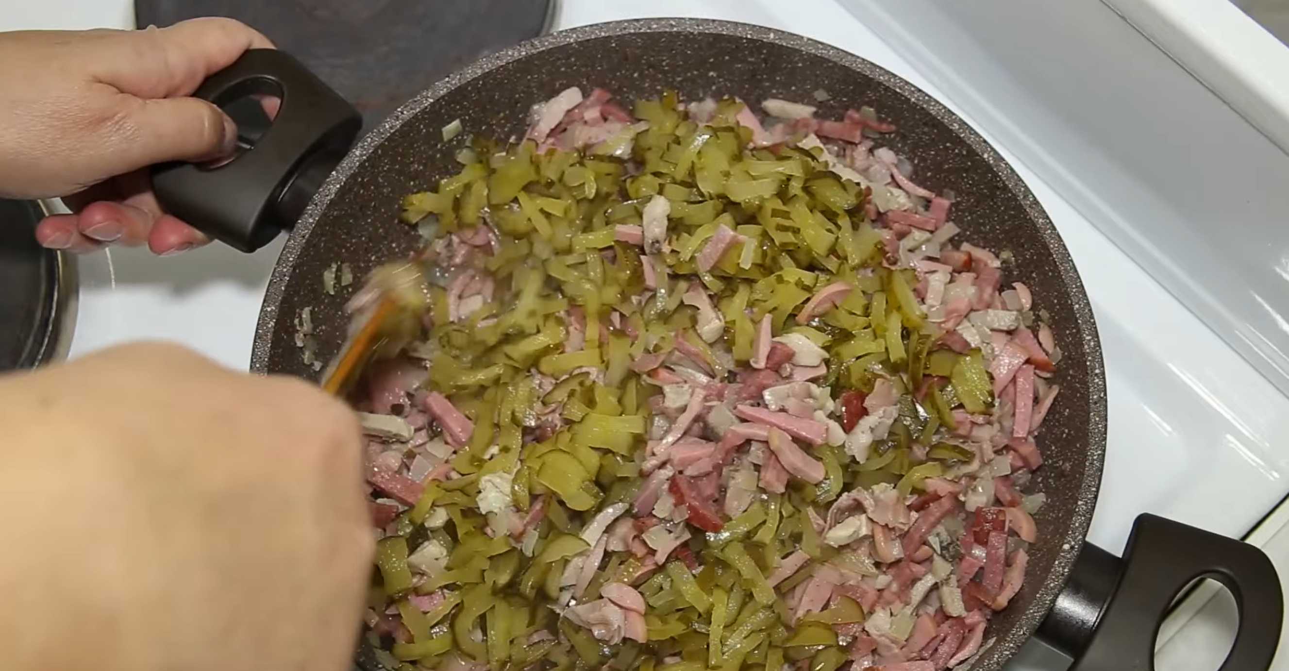 Солянка без мяса с колбасой-Шаг 6