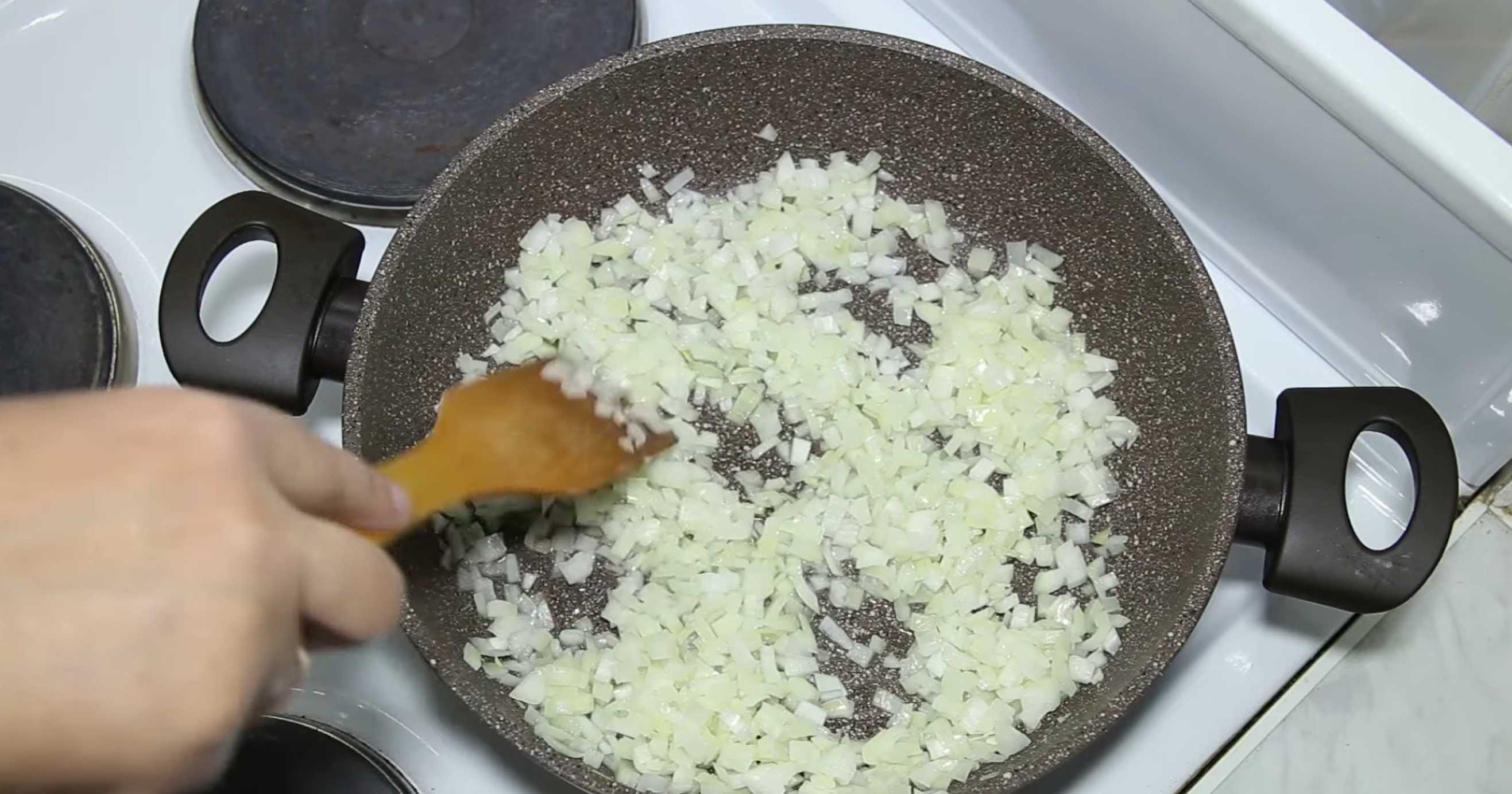Солянка без мяса с колбасой-Шаг 3