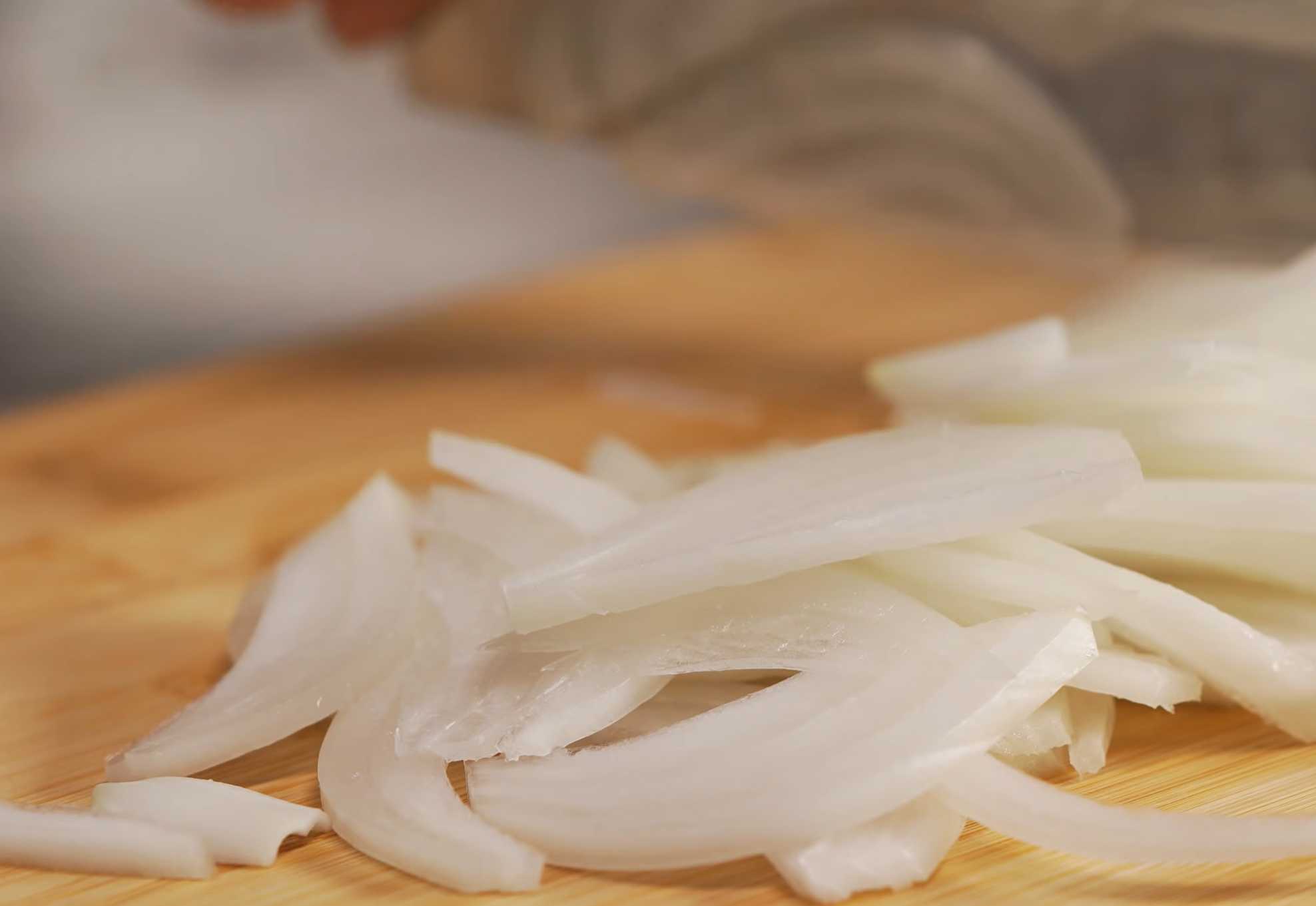 Жареный картофель с лисичками-Шаг 5