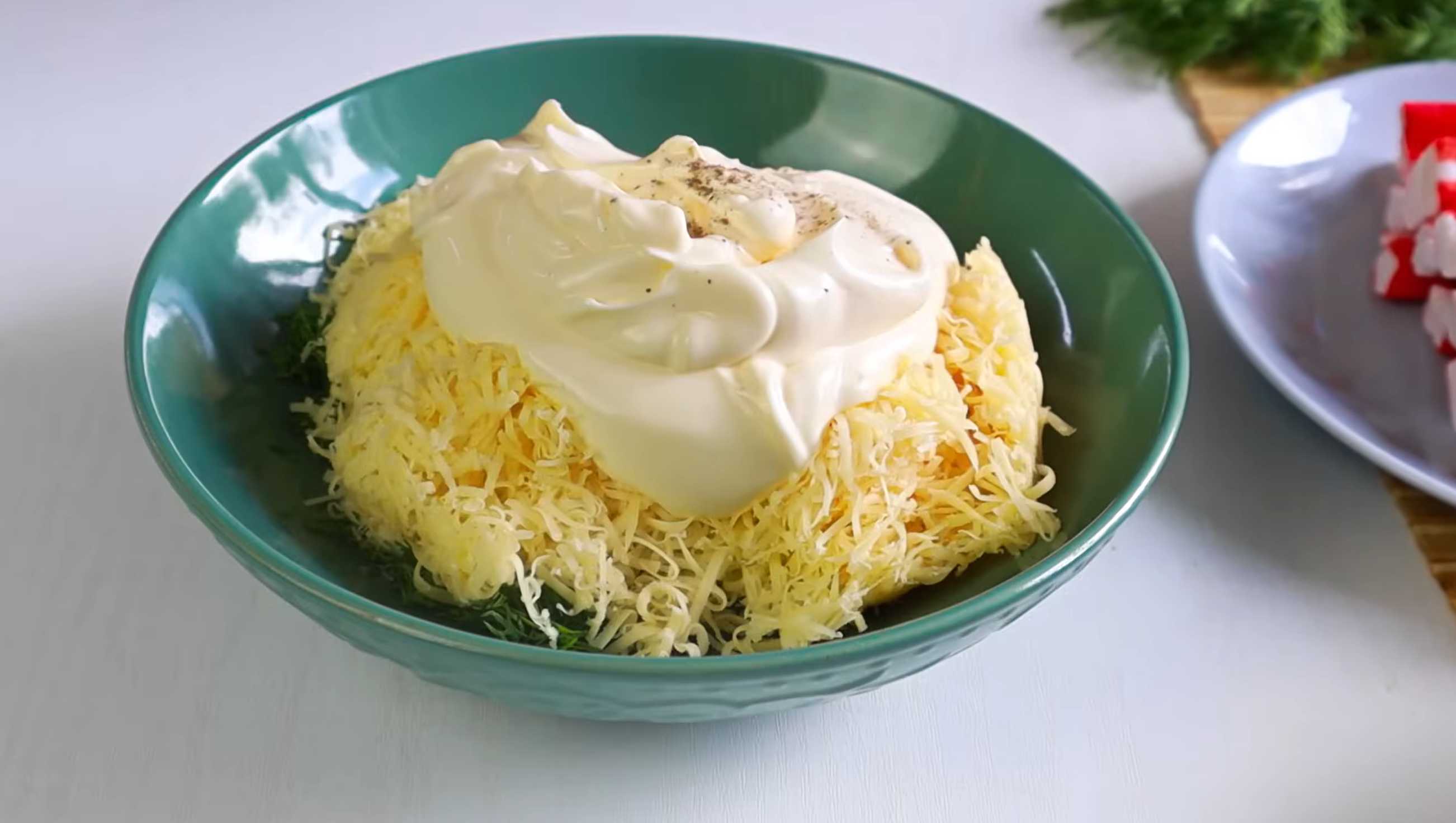 Салат с крабовыми палочками и кукурузой-Шаг 4