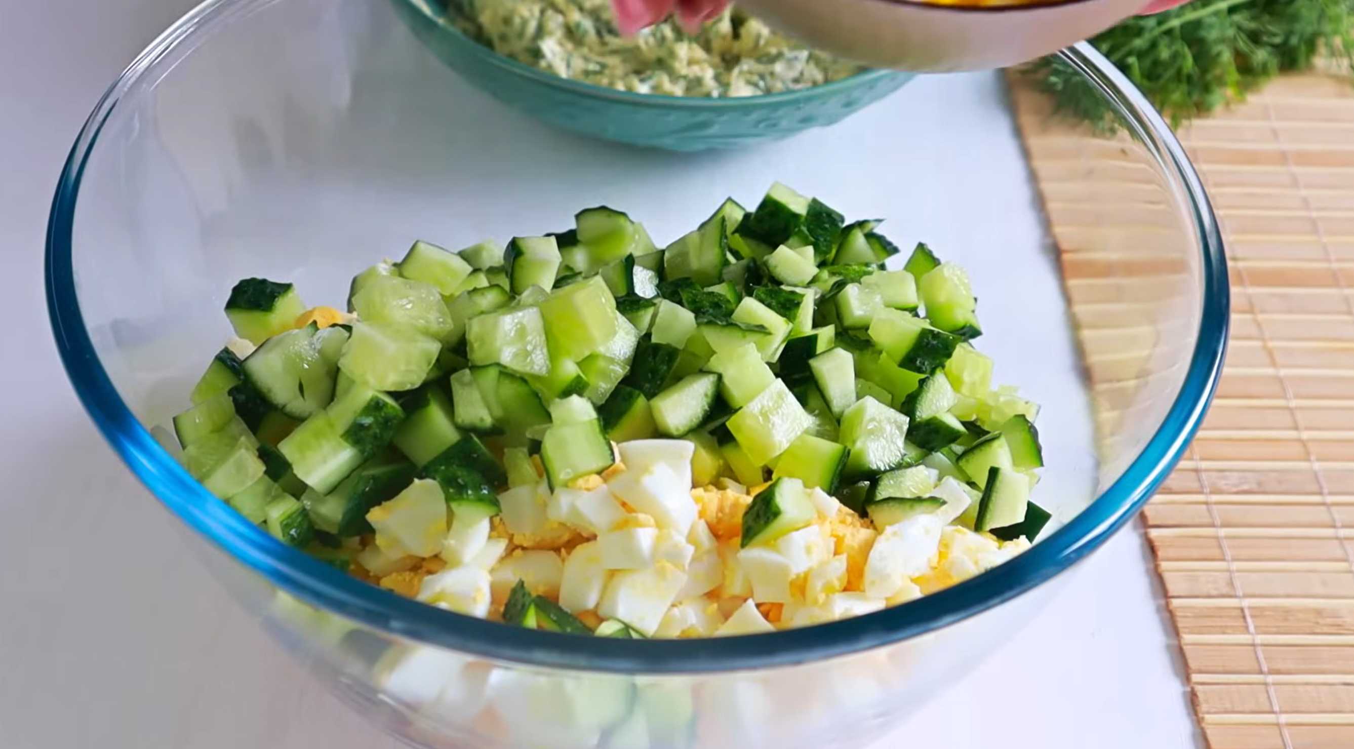 Салат с крабовыми палочками и кукурузой-Шаг 8