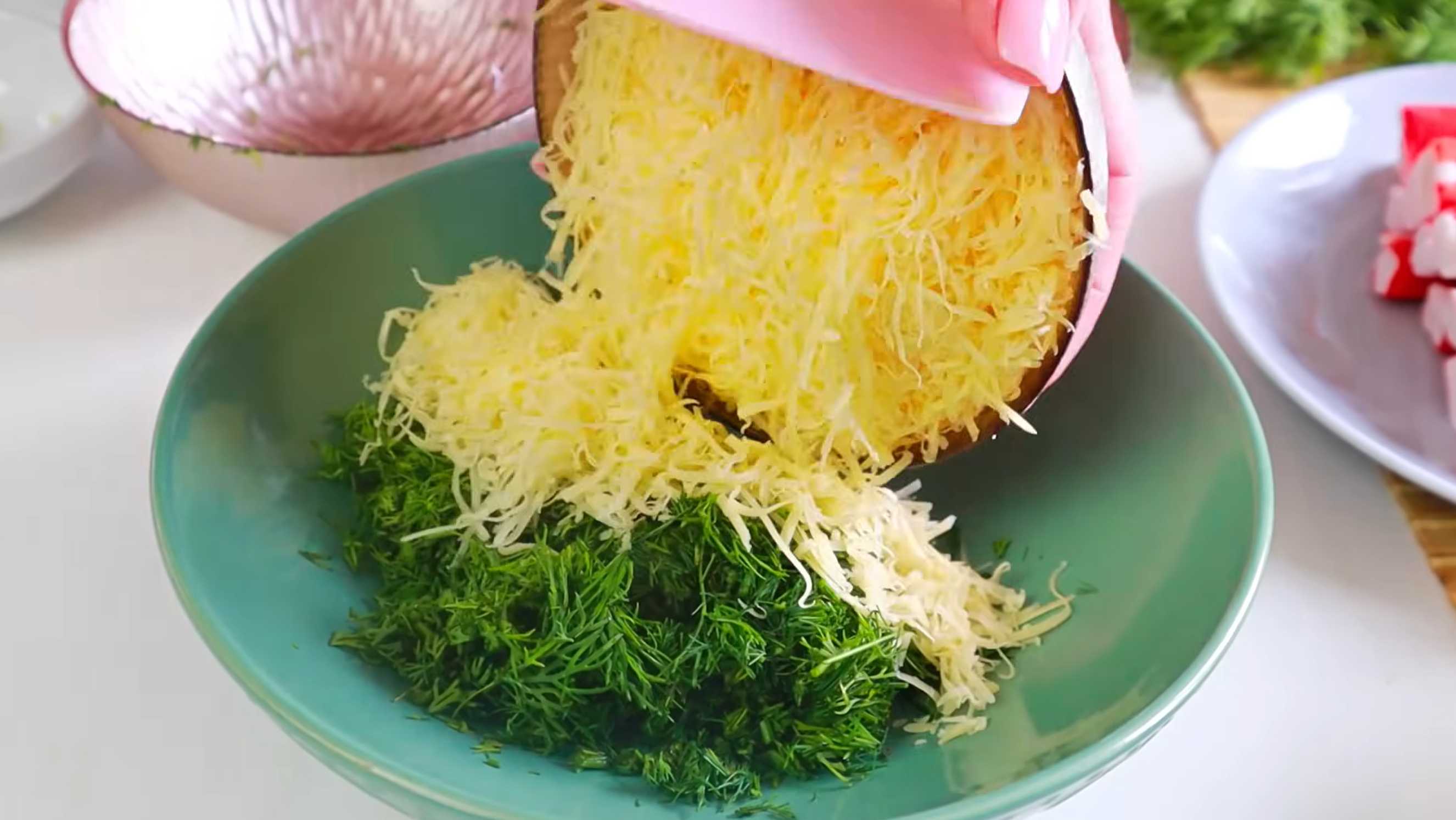 Салат с крабовыми палочками и кукурузой-Шаг 2