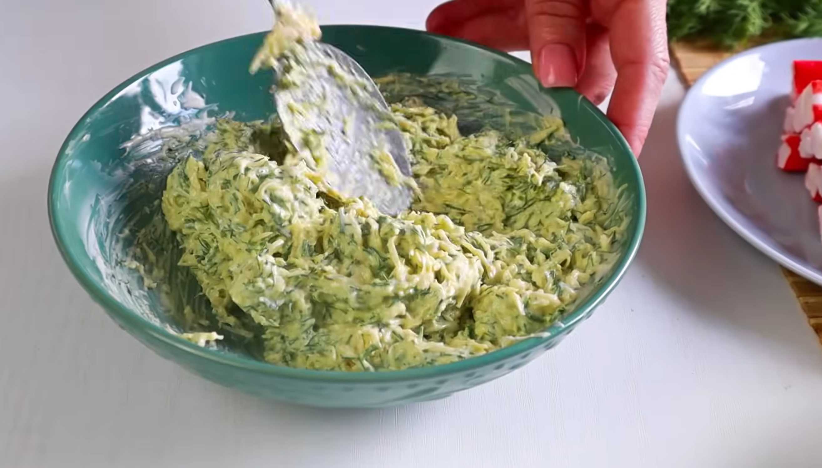 Салат с крабовыми палочками и кукурузой-Шаг 5