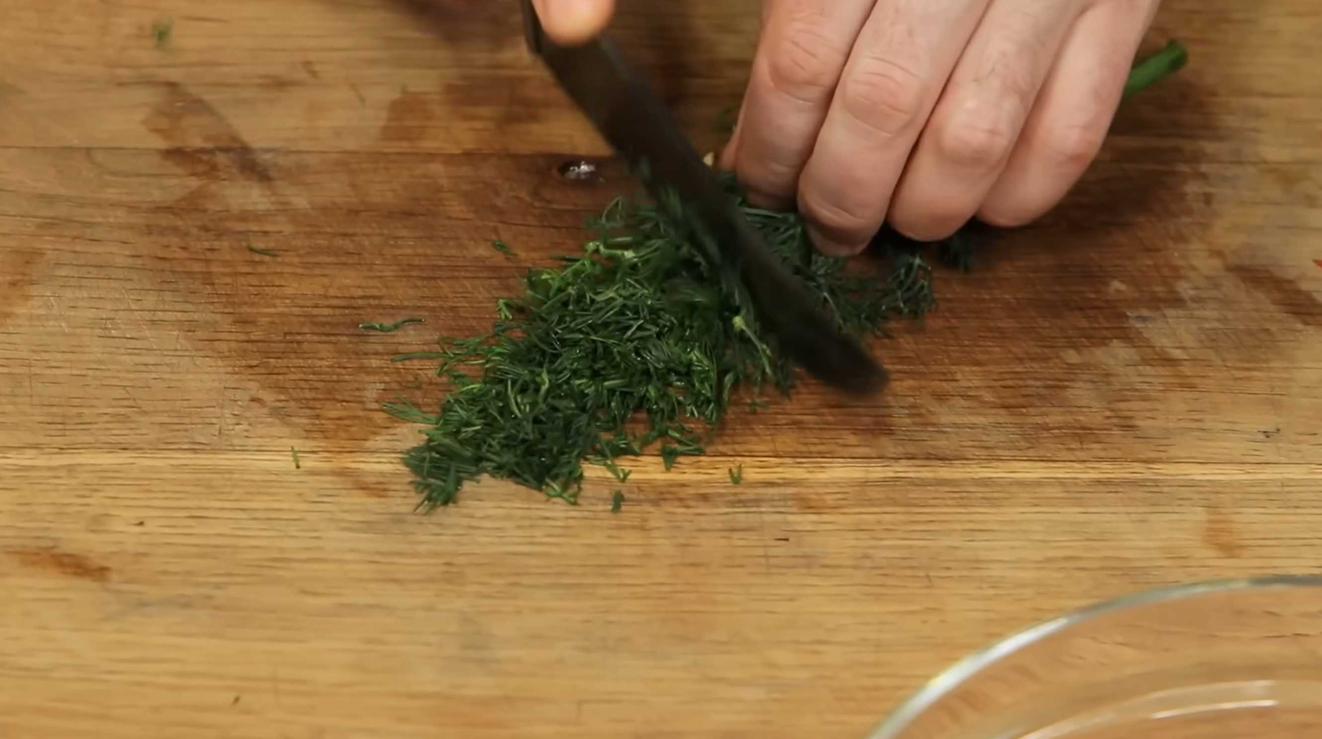 Салат с крабовыми палочками и помидорами-Шаг 6