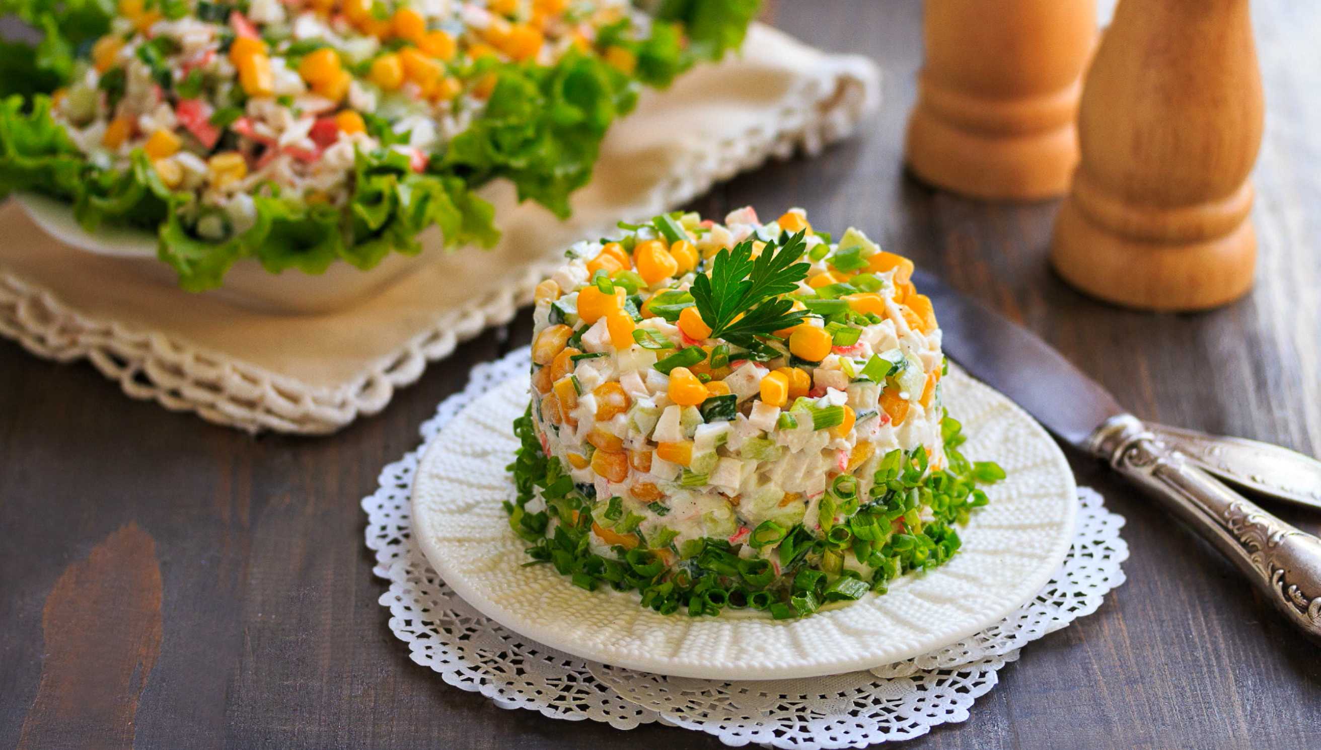 Крабовый салат с кукурузой и огурцом-Шаг 9