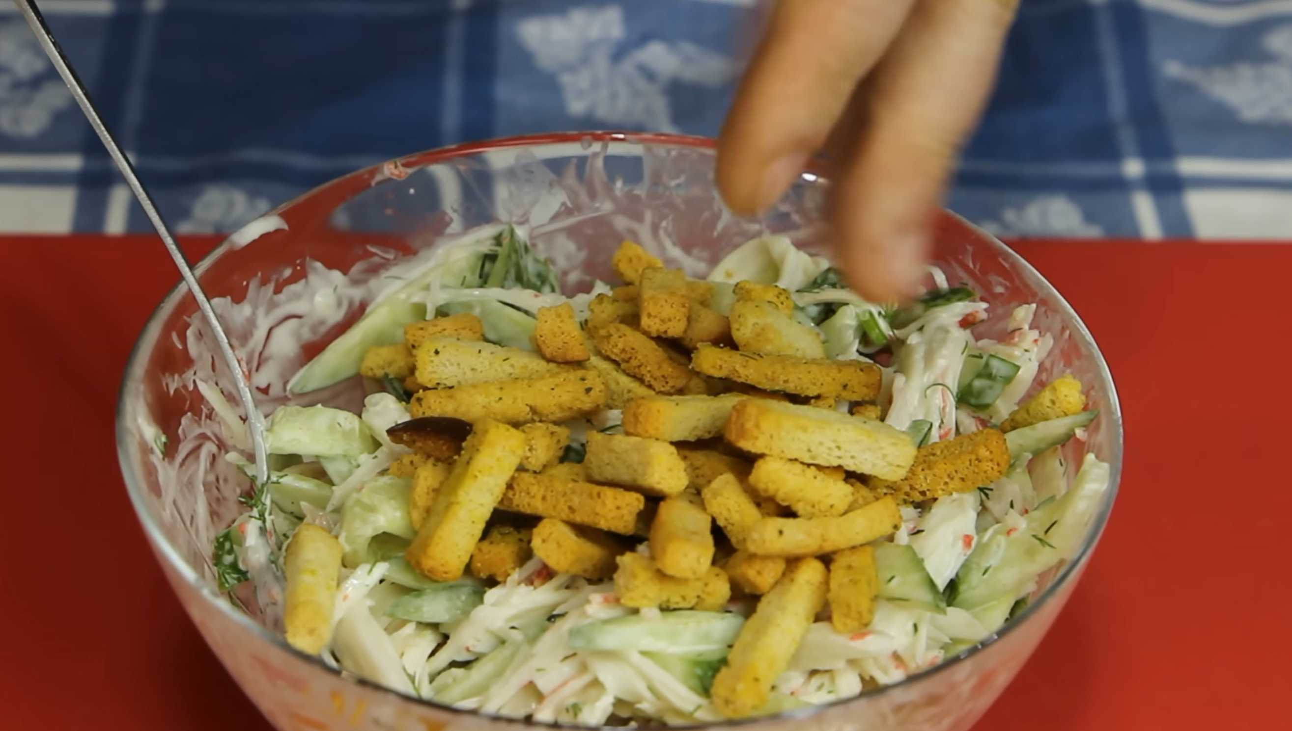 Крабовый салат без кукурузы-Шаг 6