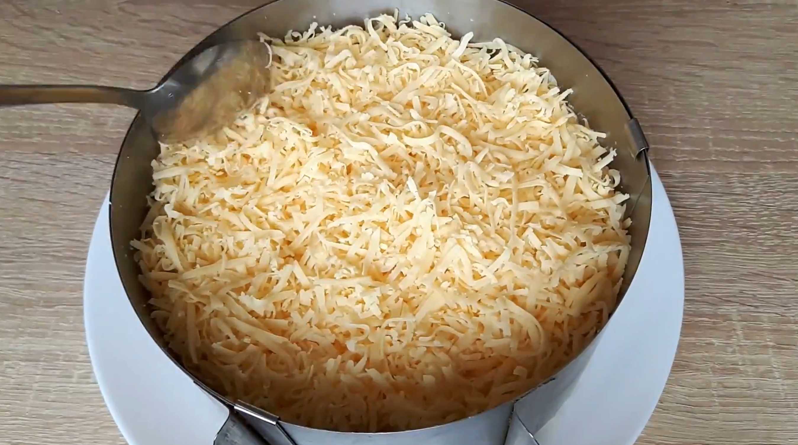 Крабовый салат с тунцом-Шаг 8